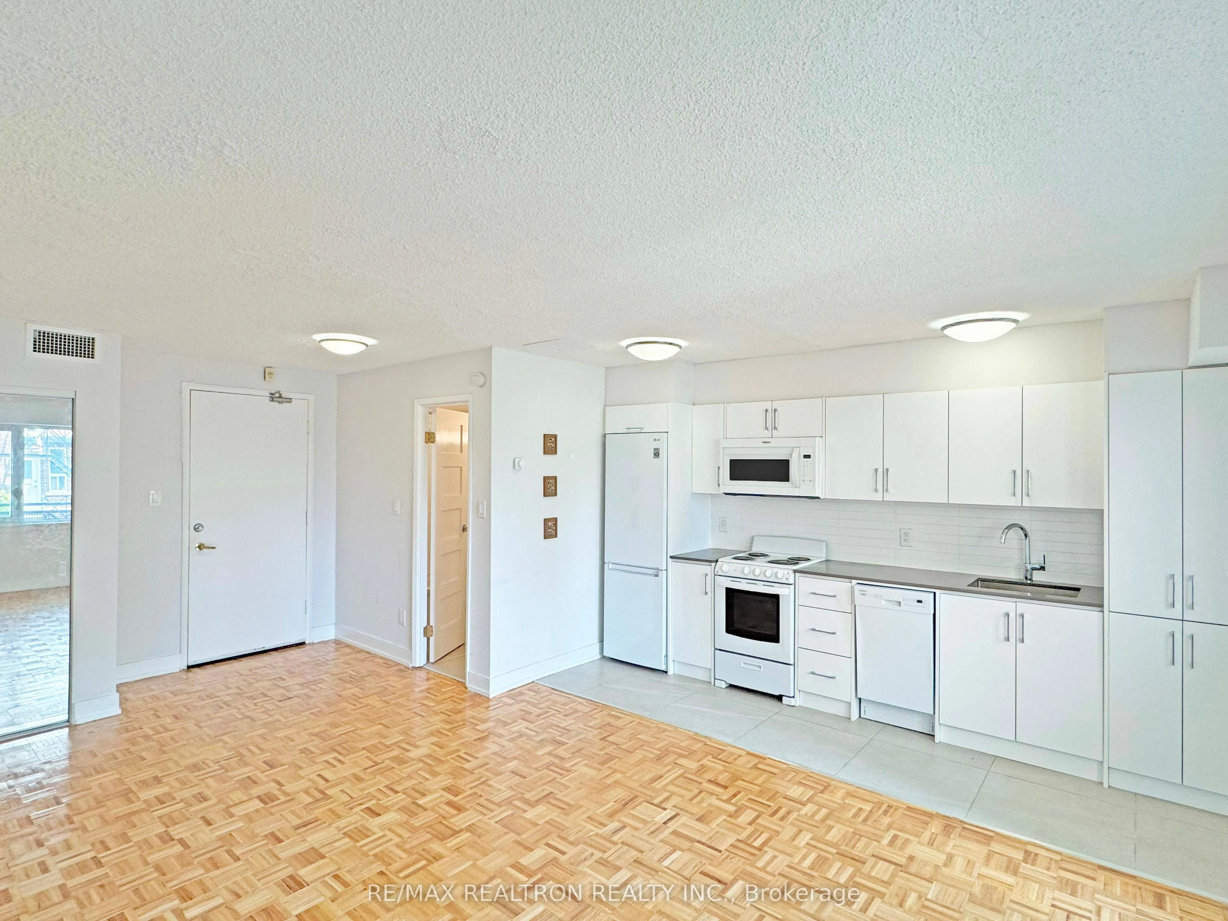 95 Lawton Boulevard, #404