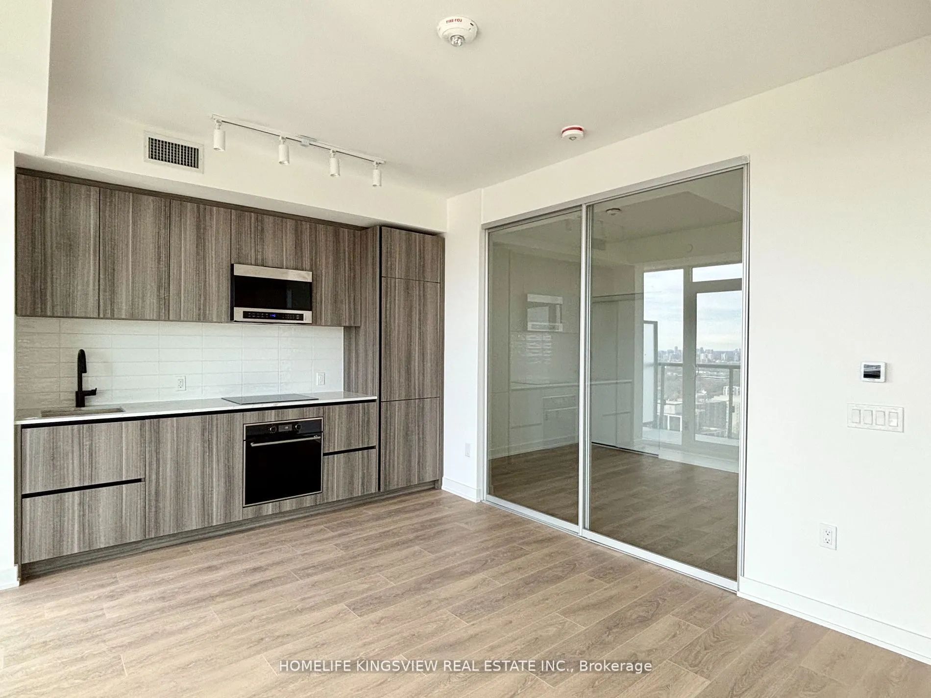 127 Broadway Avenue, #2711