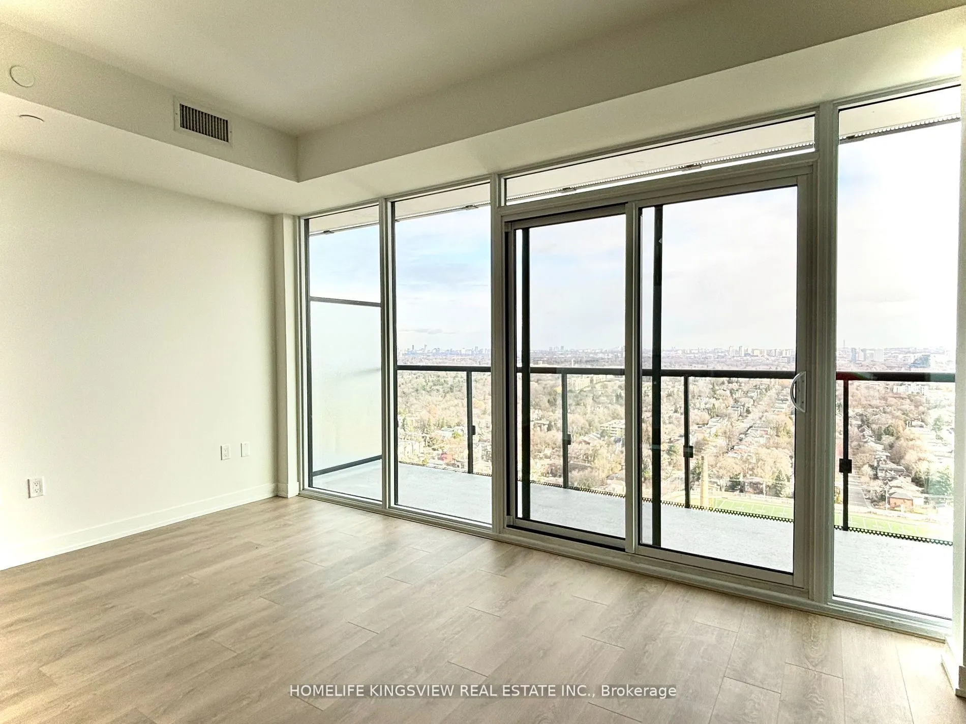 127 Broadway Avenue, #2711