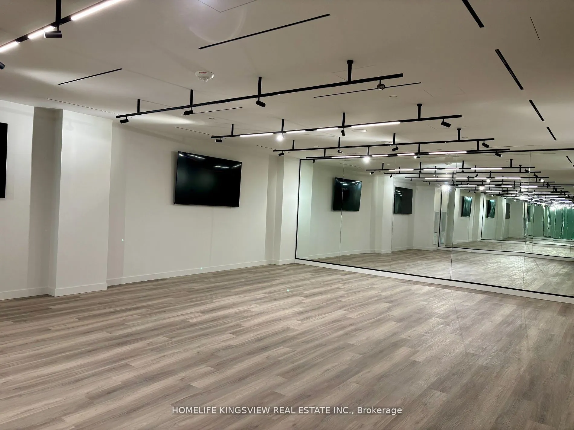 127 Broadway Avenue, #2711