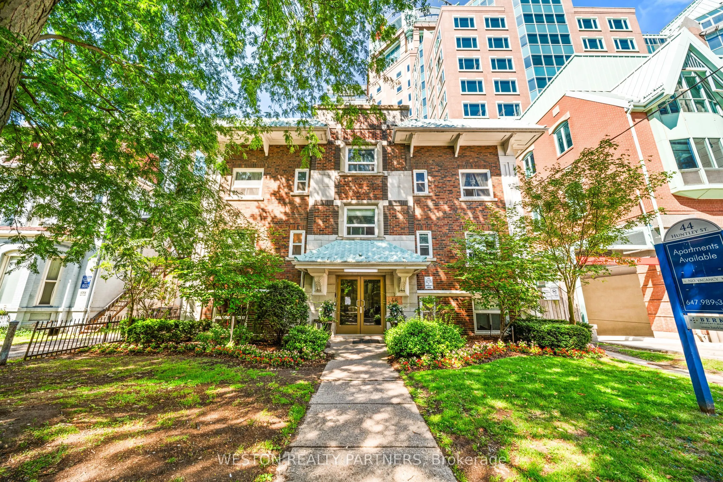 44 Huntley Street, #305