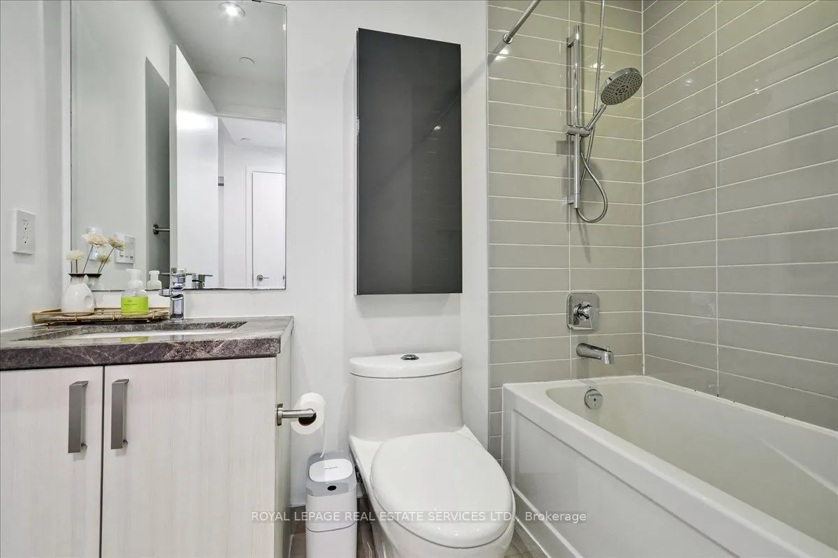 501 St Clair Avenue W, #905
