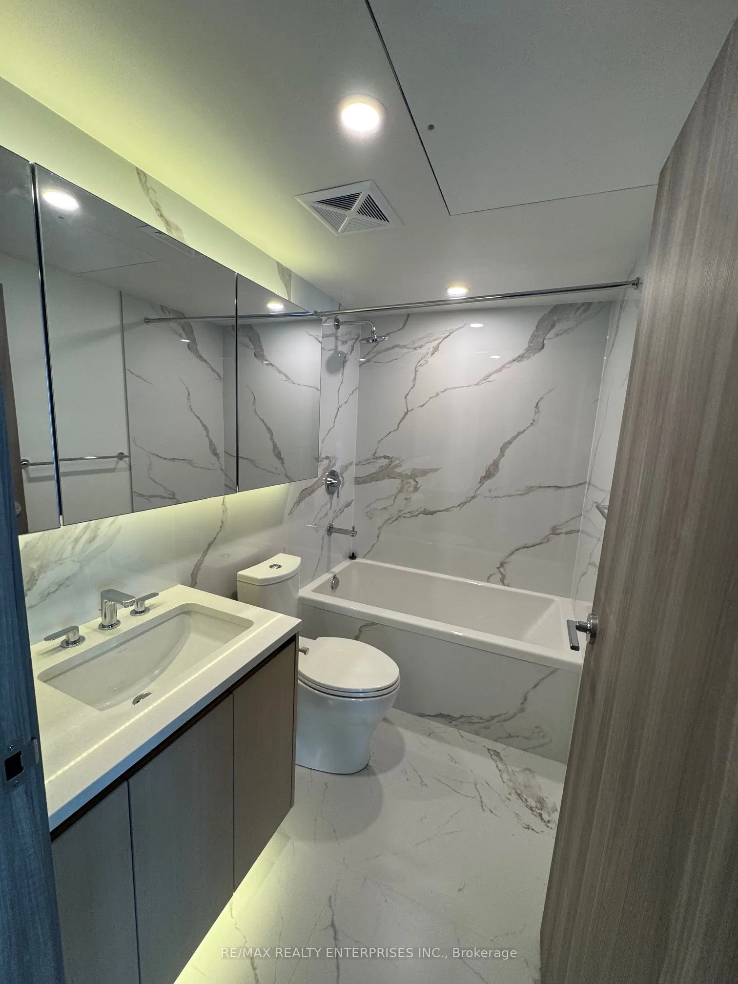3 Concord Cityplace Way, #1905