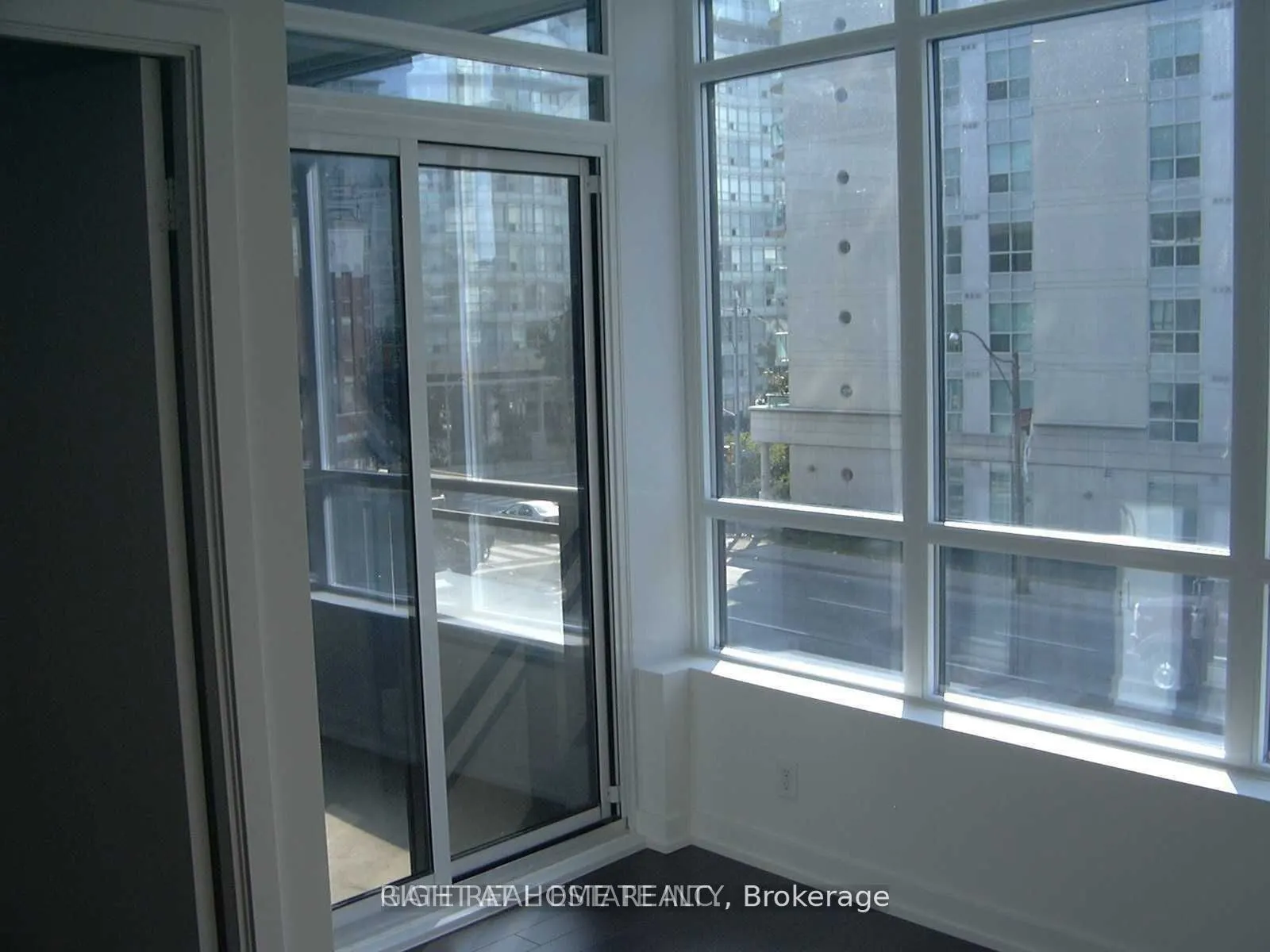 373 Front Street W, #1911
