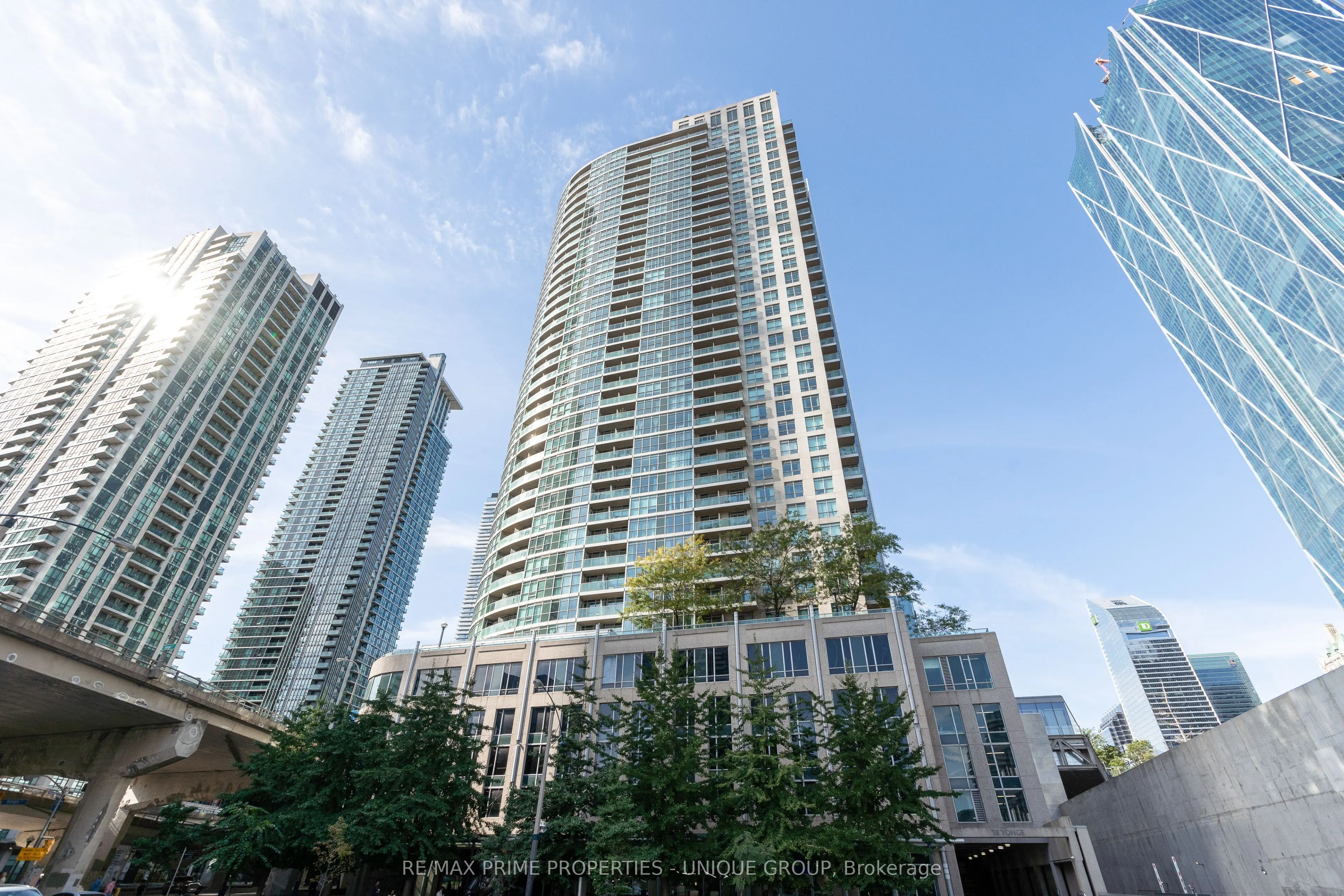 18 Yonge Street, #2706
