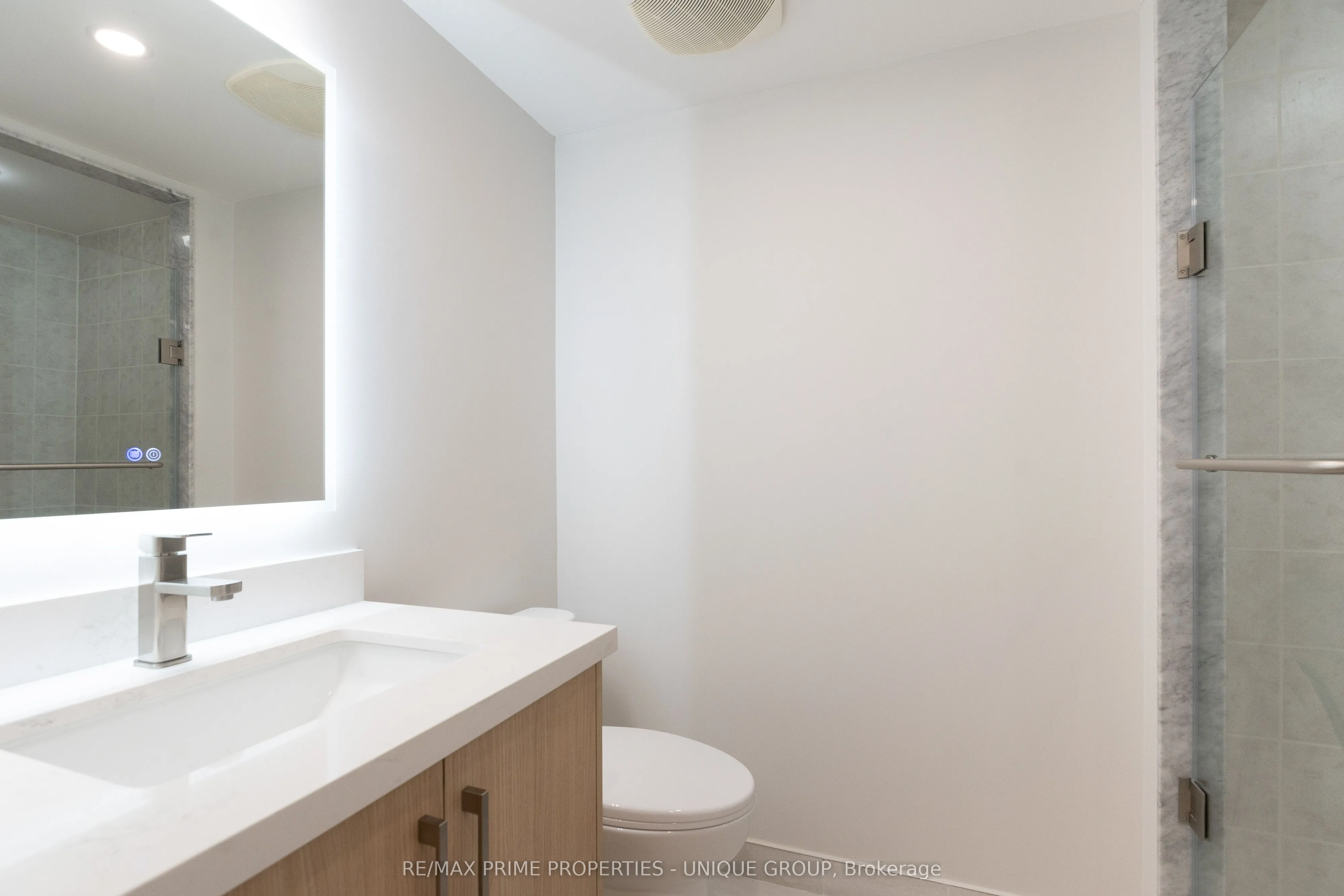 18 Yonge Street, #2706