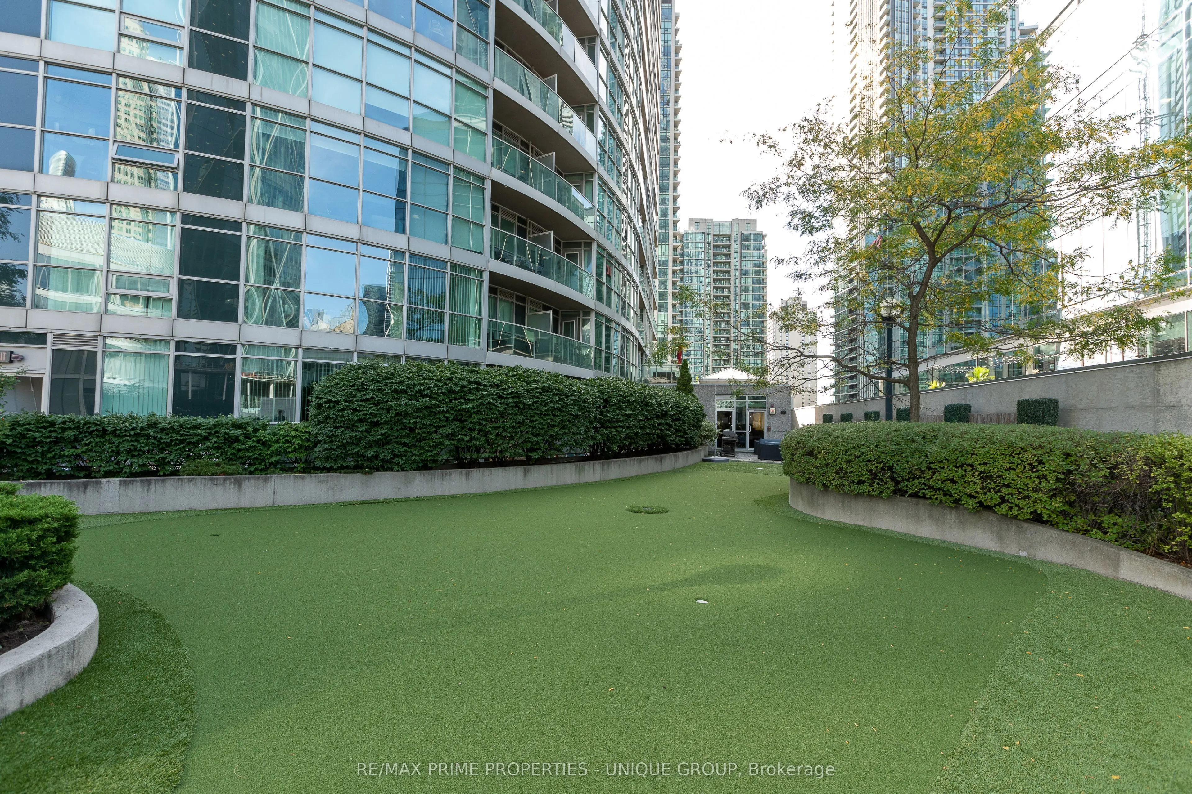 18 Yonge Street, #2706