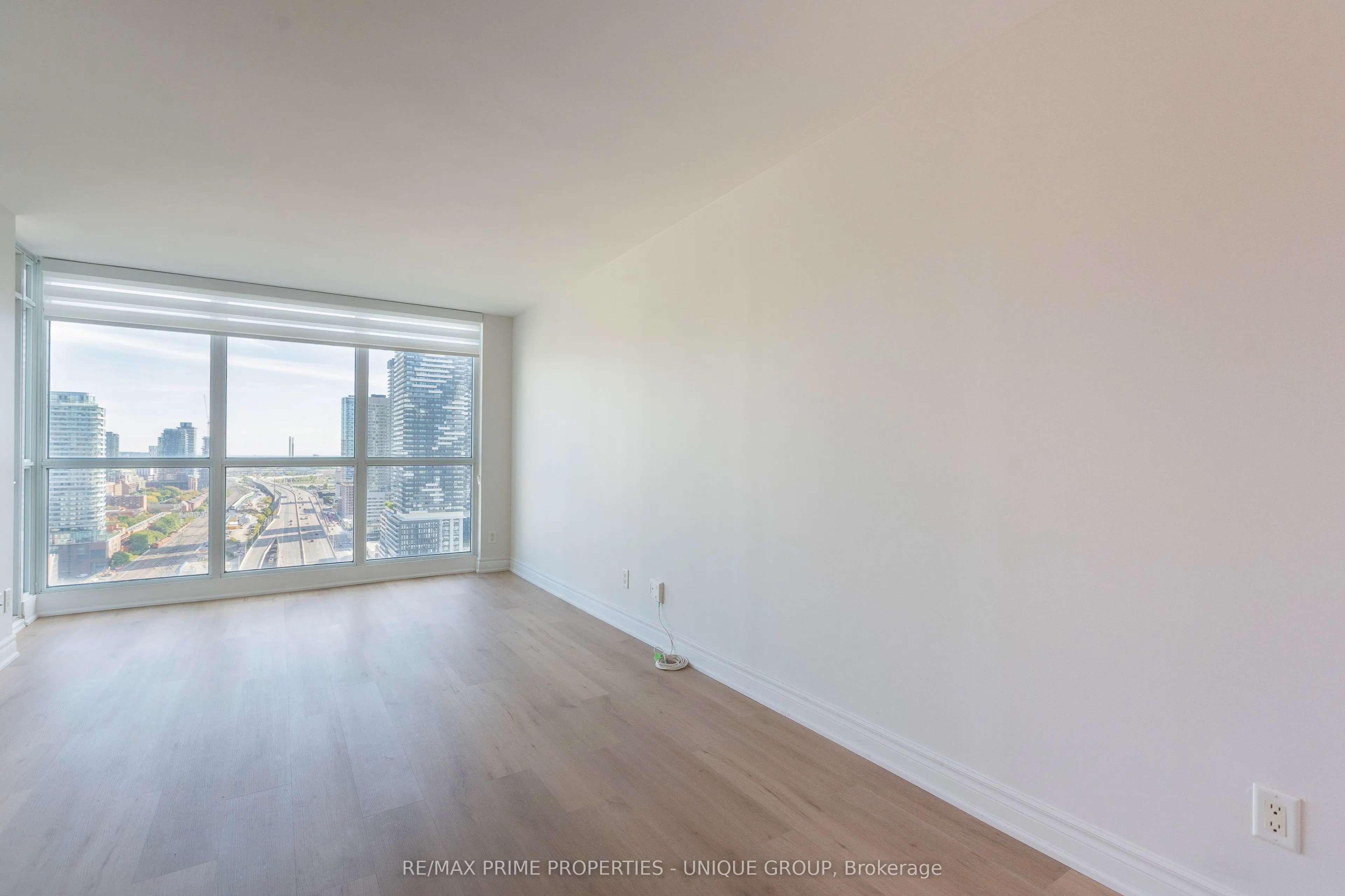 18 Yonge Street, #2706