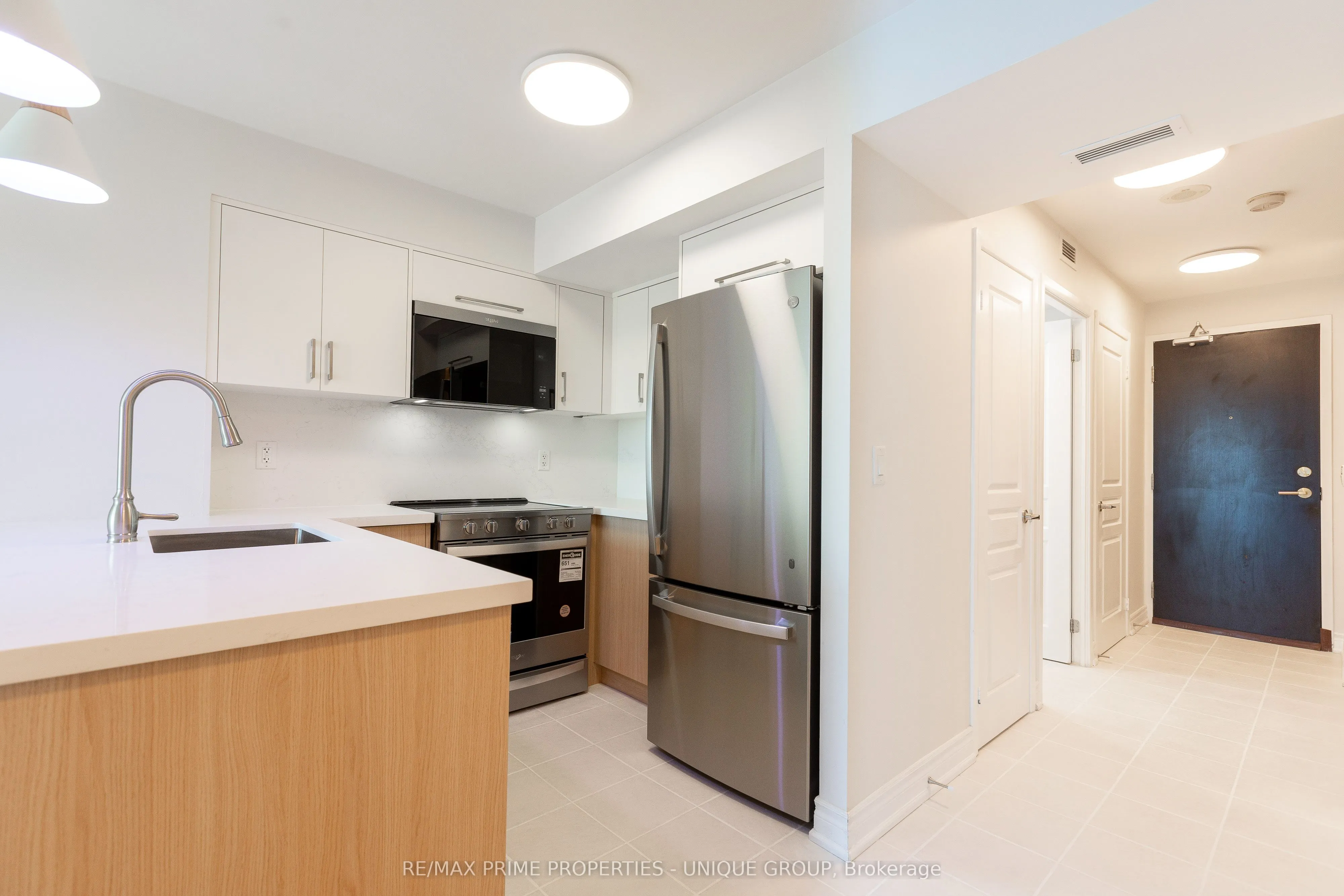 18 Yonge Street, #2706
