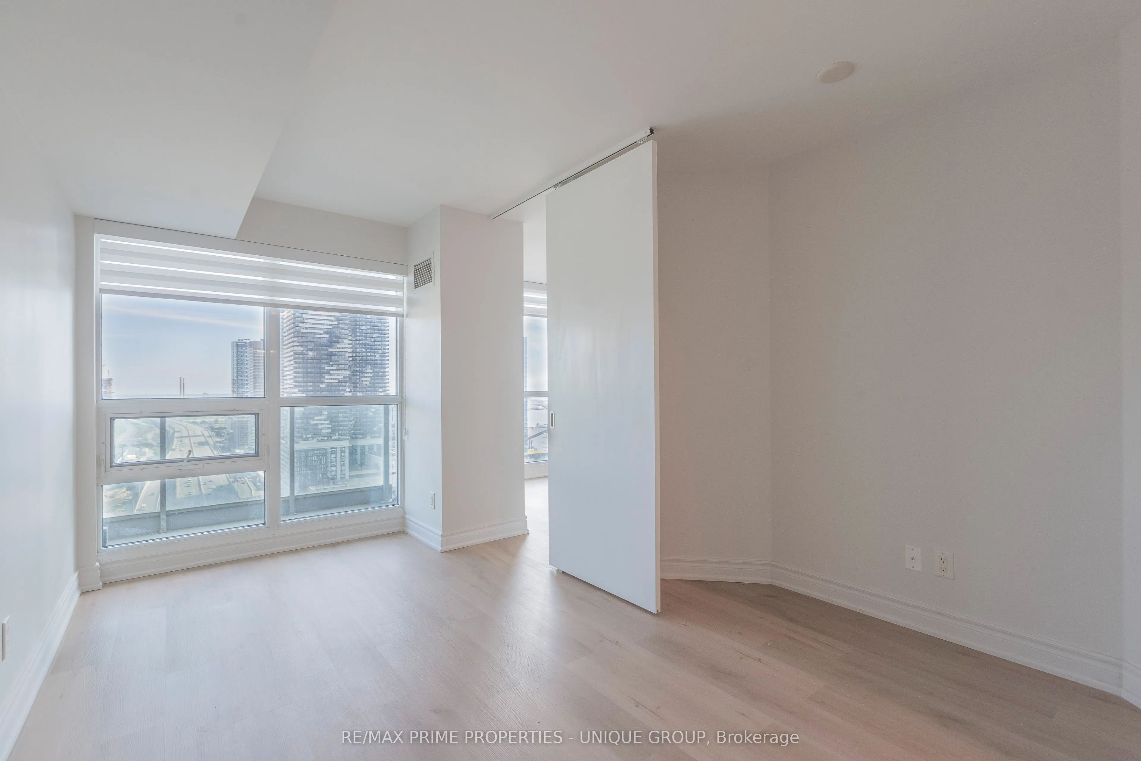 18 Yonge Street, #2706