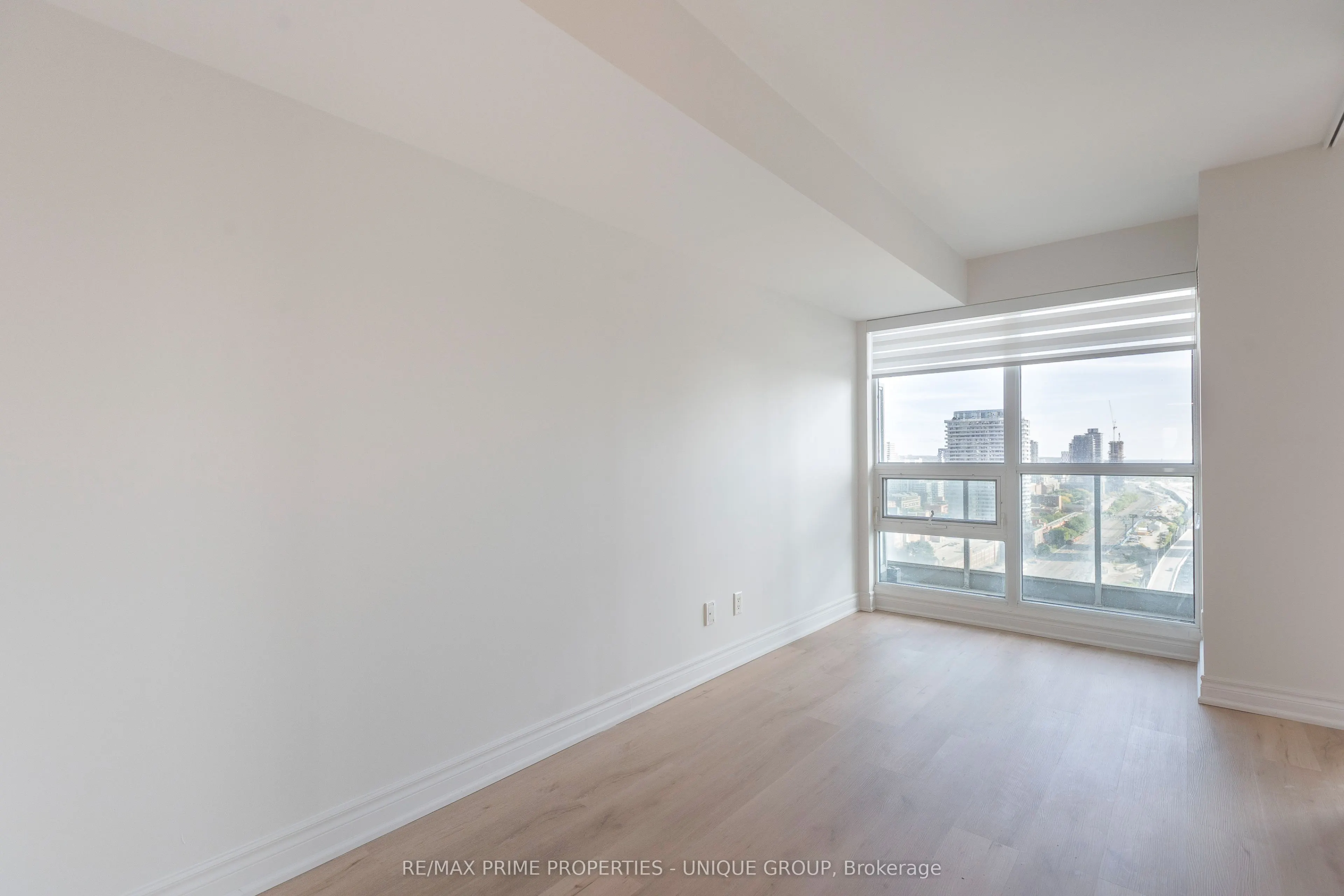 18 Yonge Street, #2706
