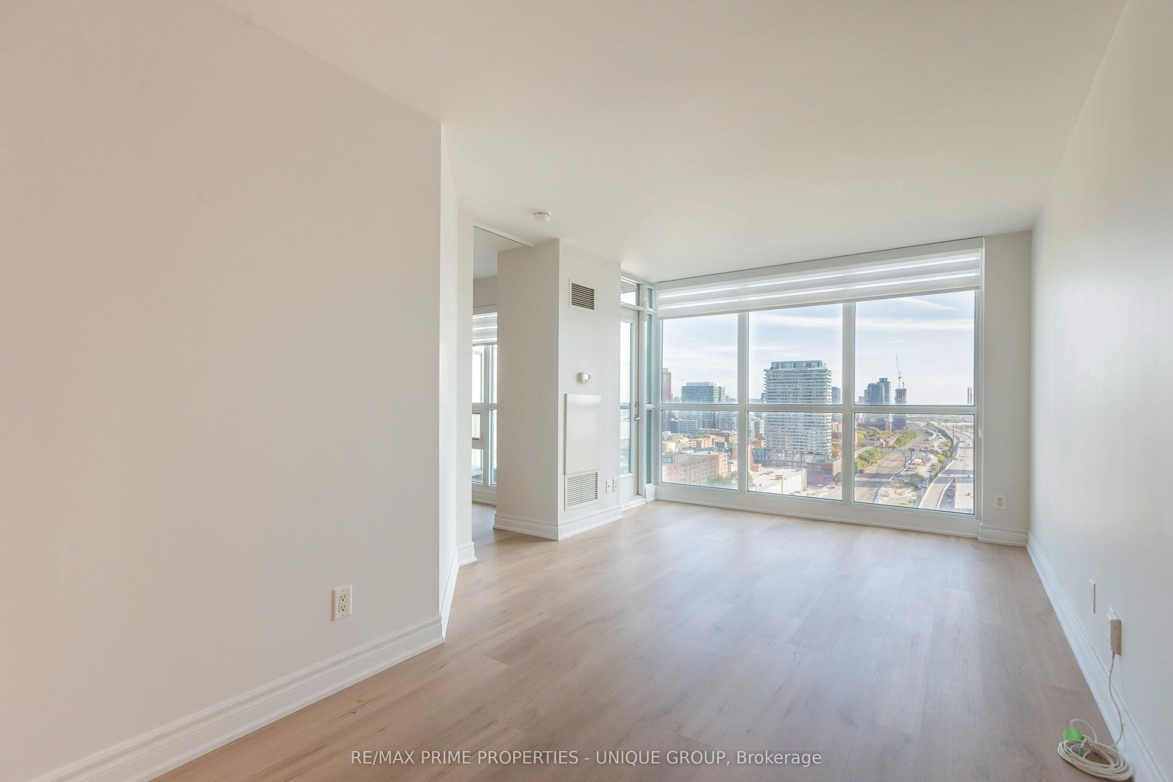 18 Yonge Street, #2706