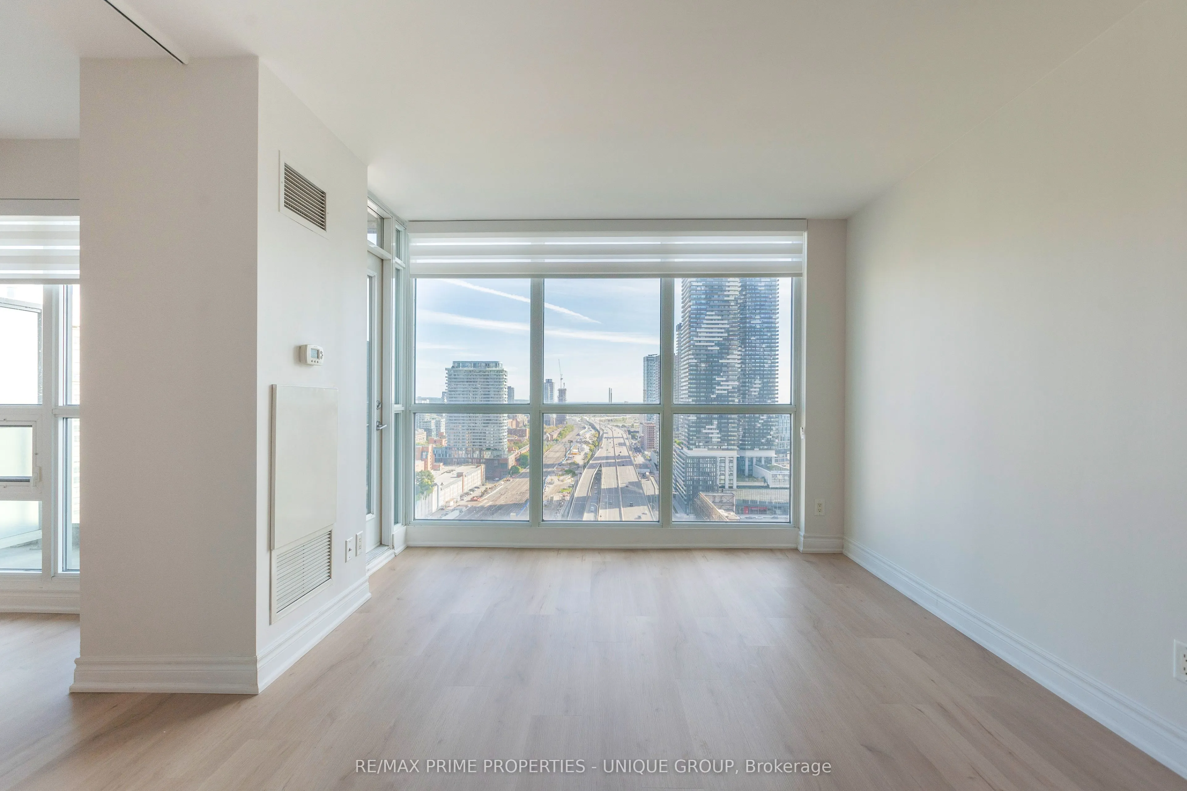 18 Yonge Street, #2706