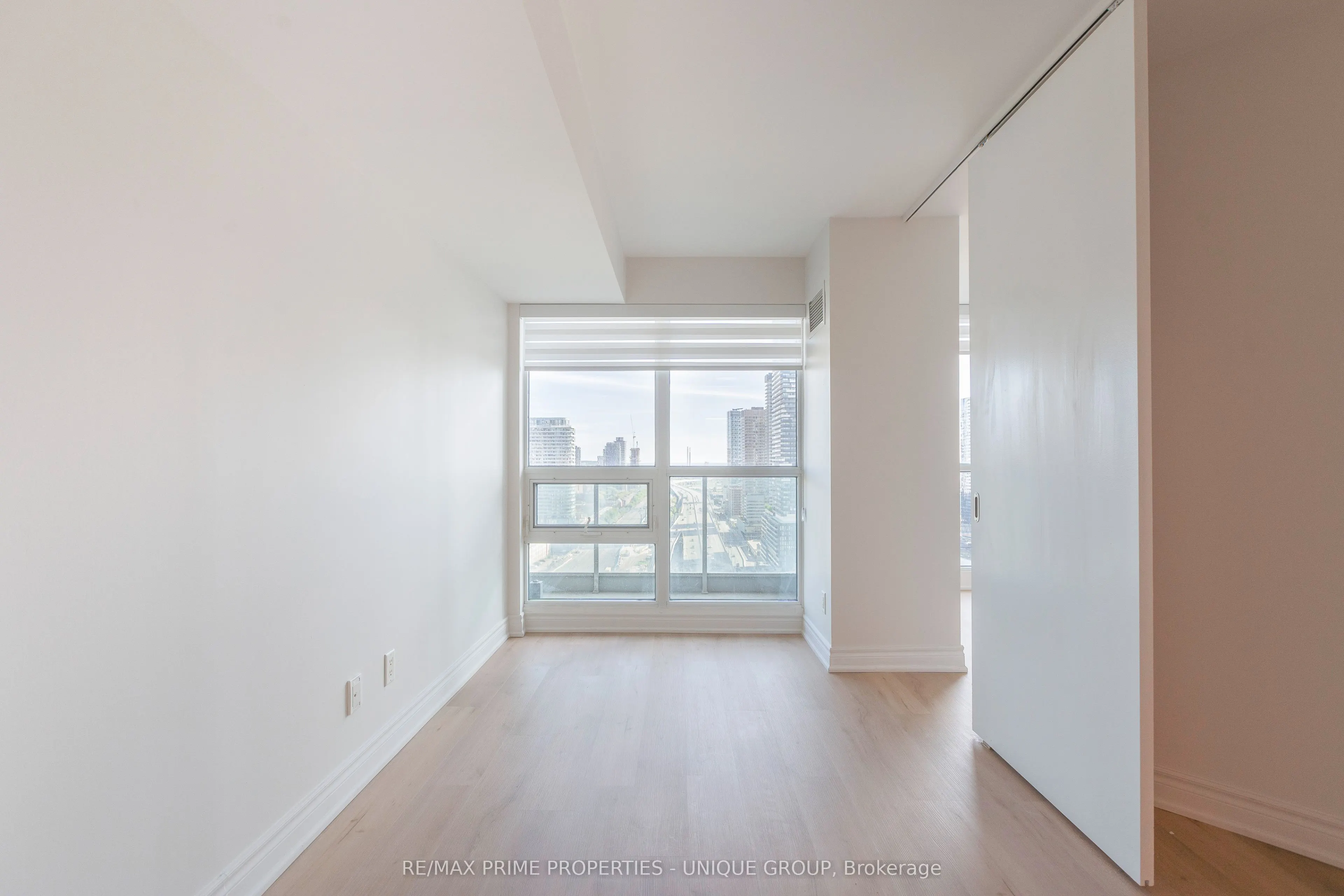 18 Yonge Street, #2706