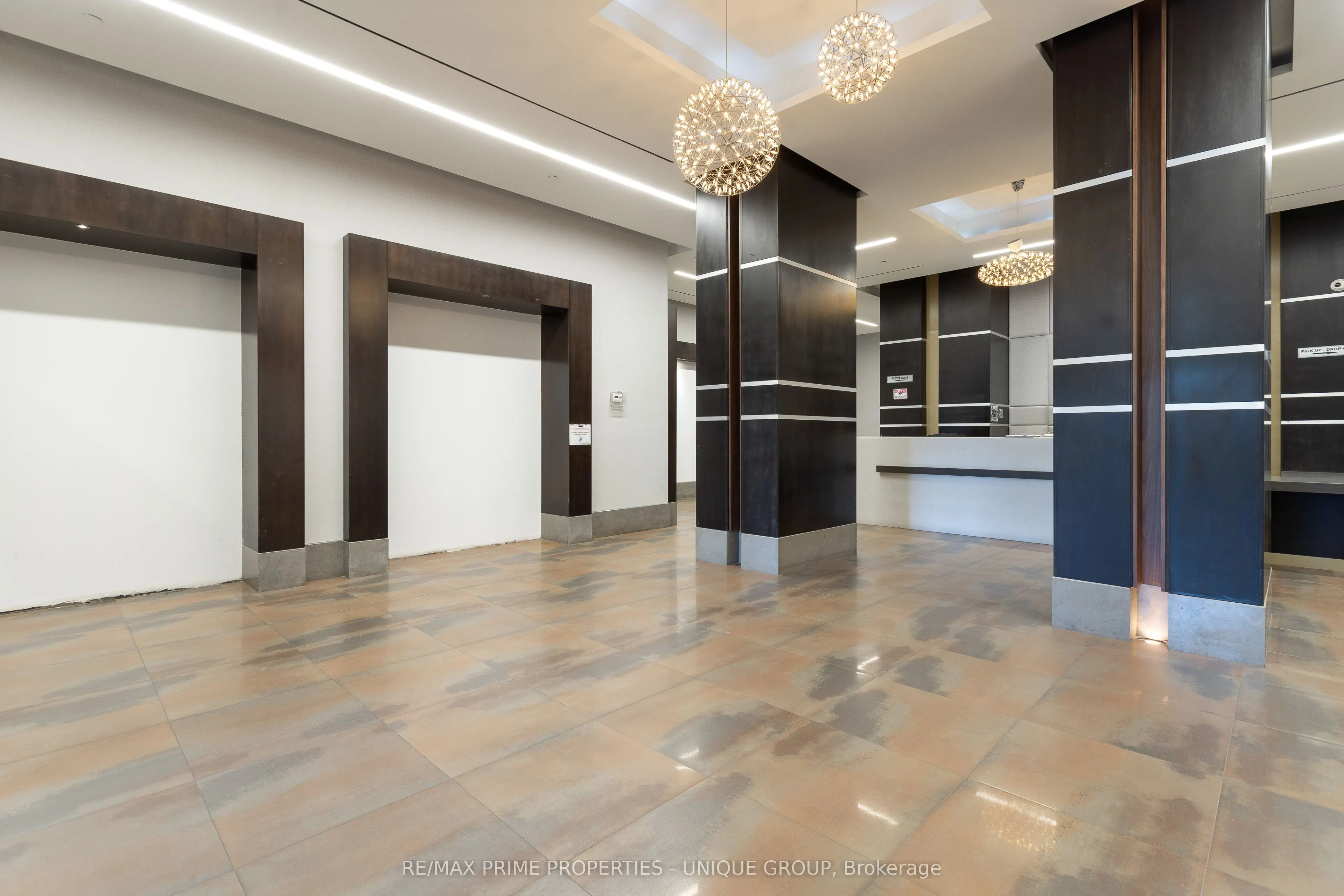 18 Yonge Street, #2706