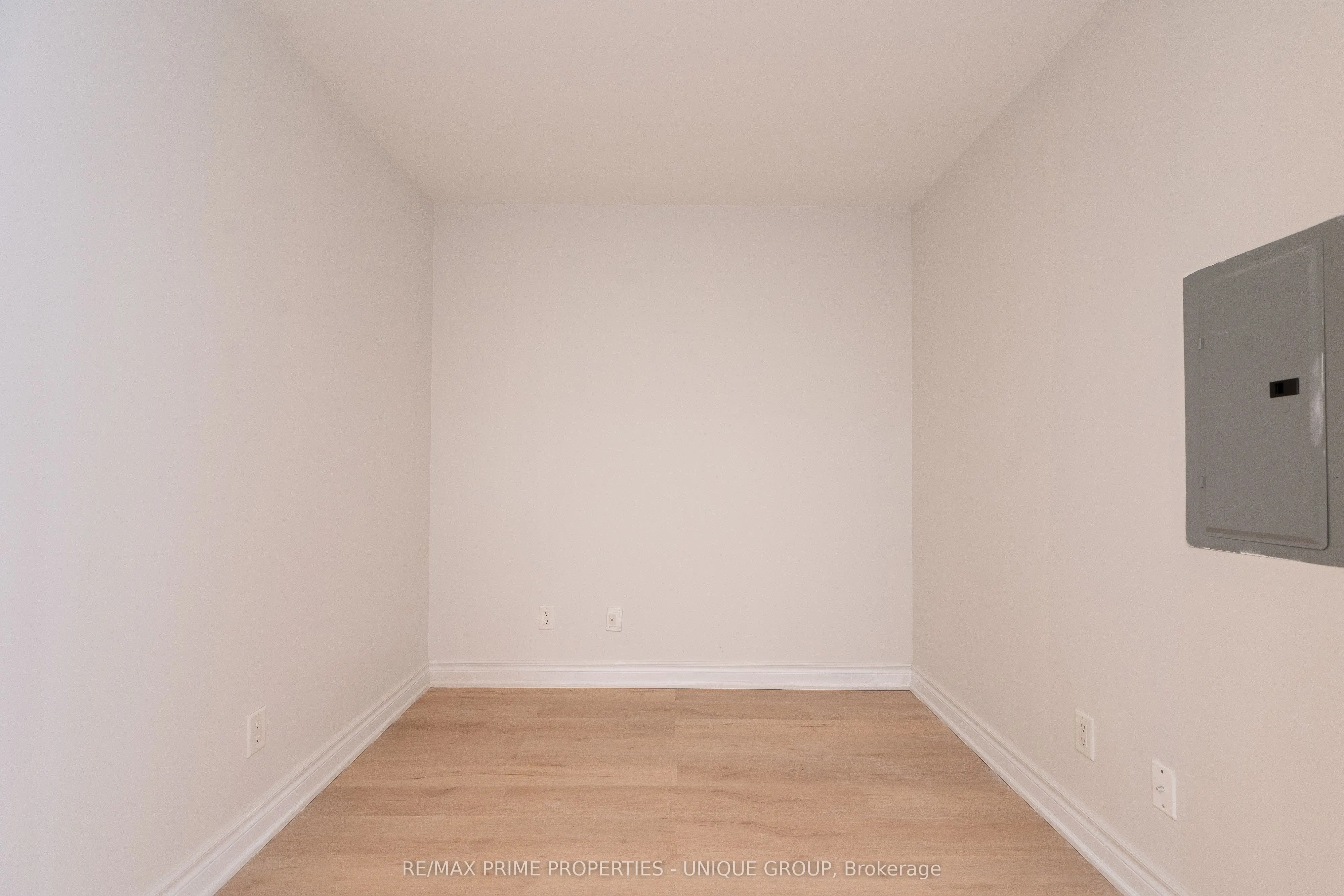 18 Yonge Street, #2706