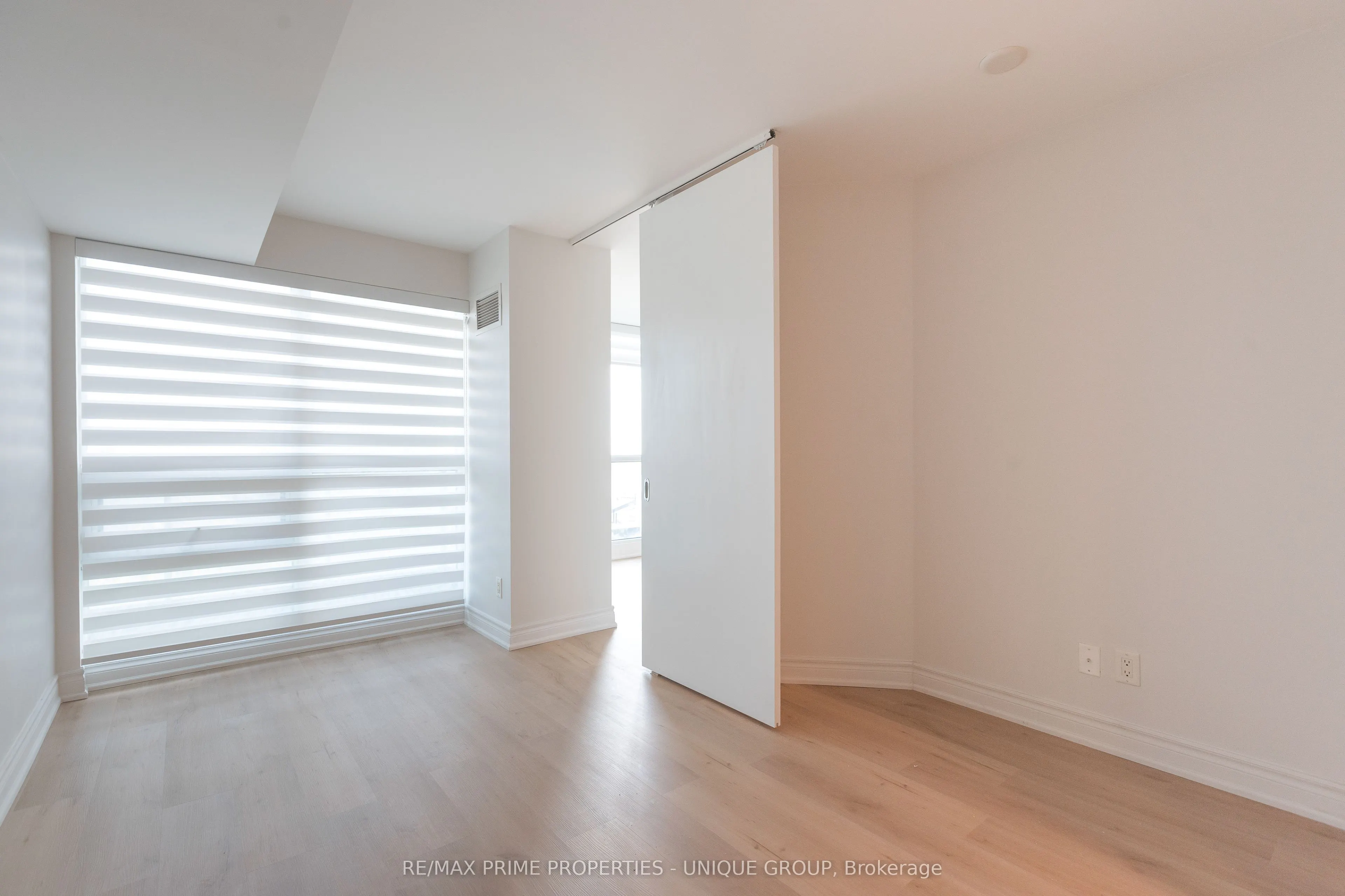 18 Yonge Street, #2706