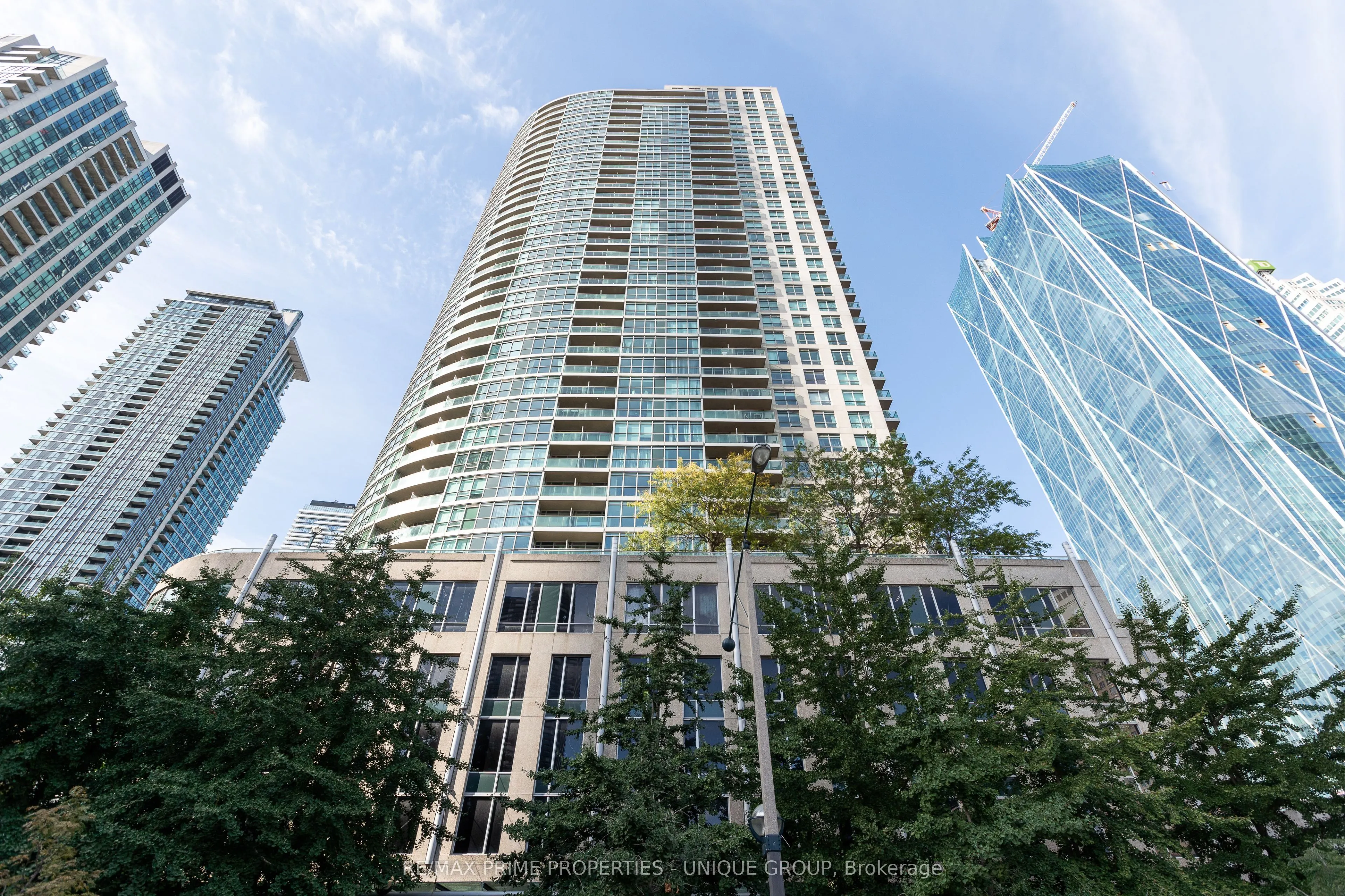 18 Yonge Street, #2706