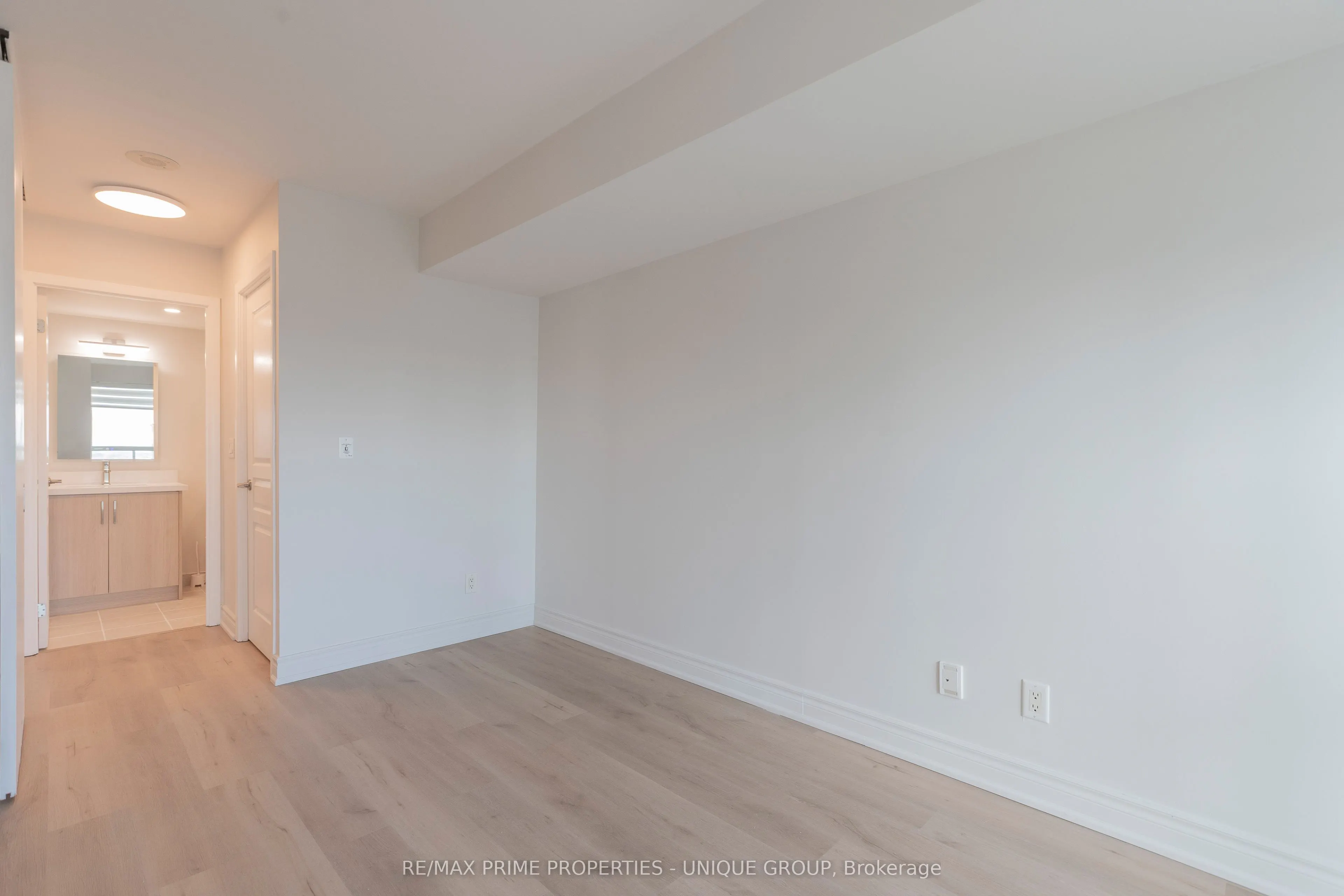 18 Yonge Street, #2706