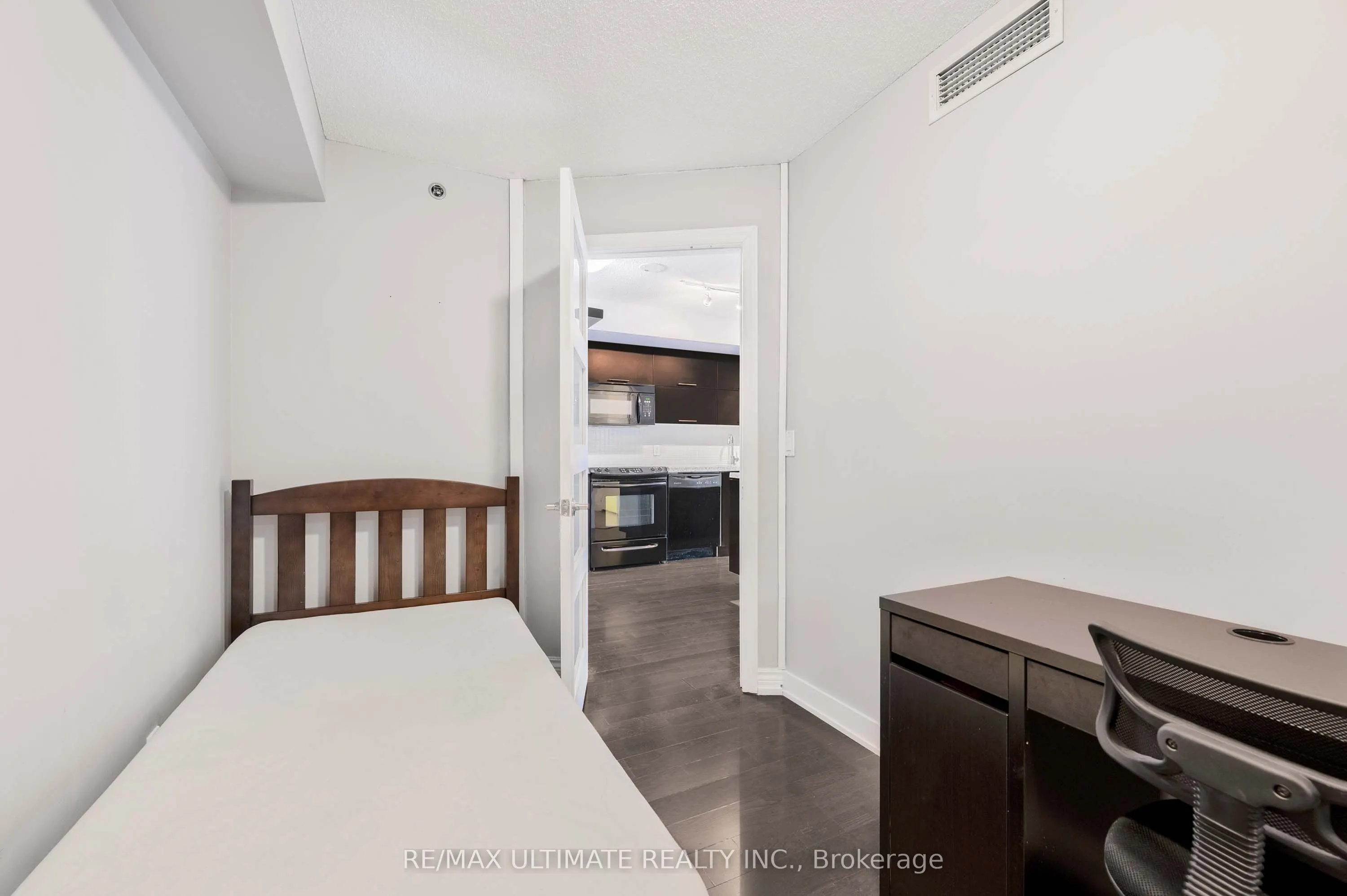 21 Nelson Street, #615