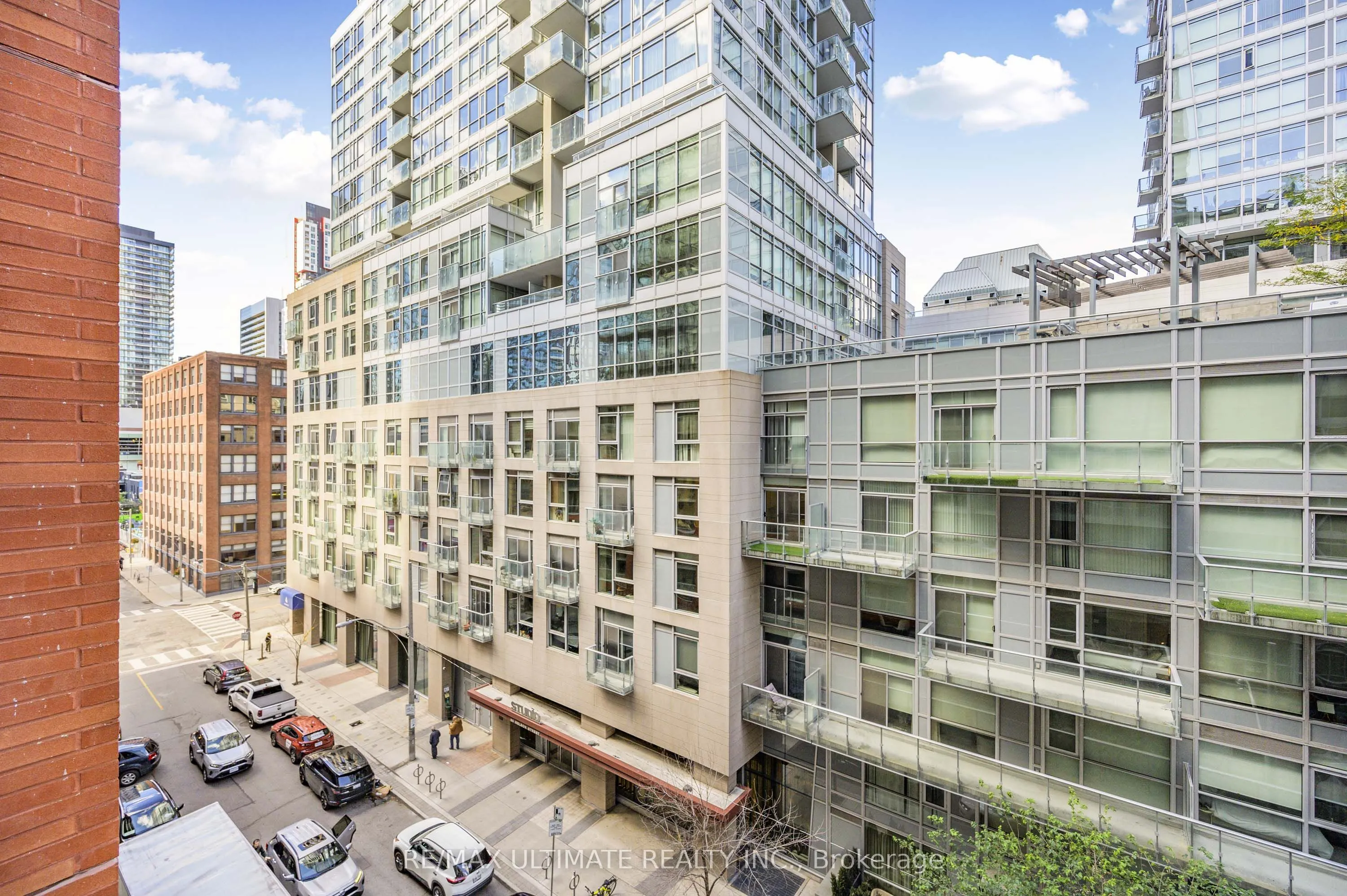 21 Nelson Street, #615