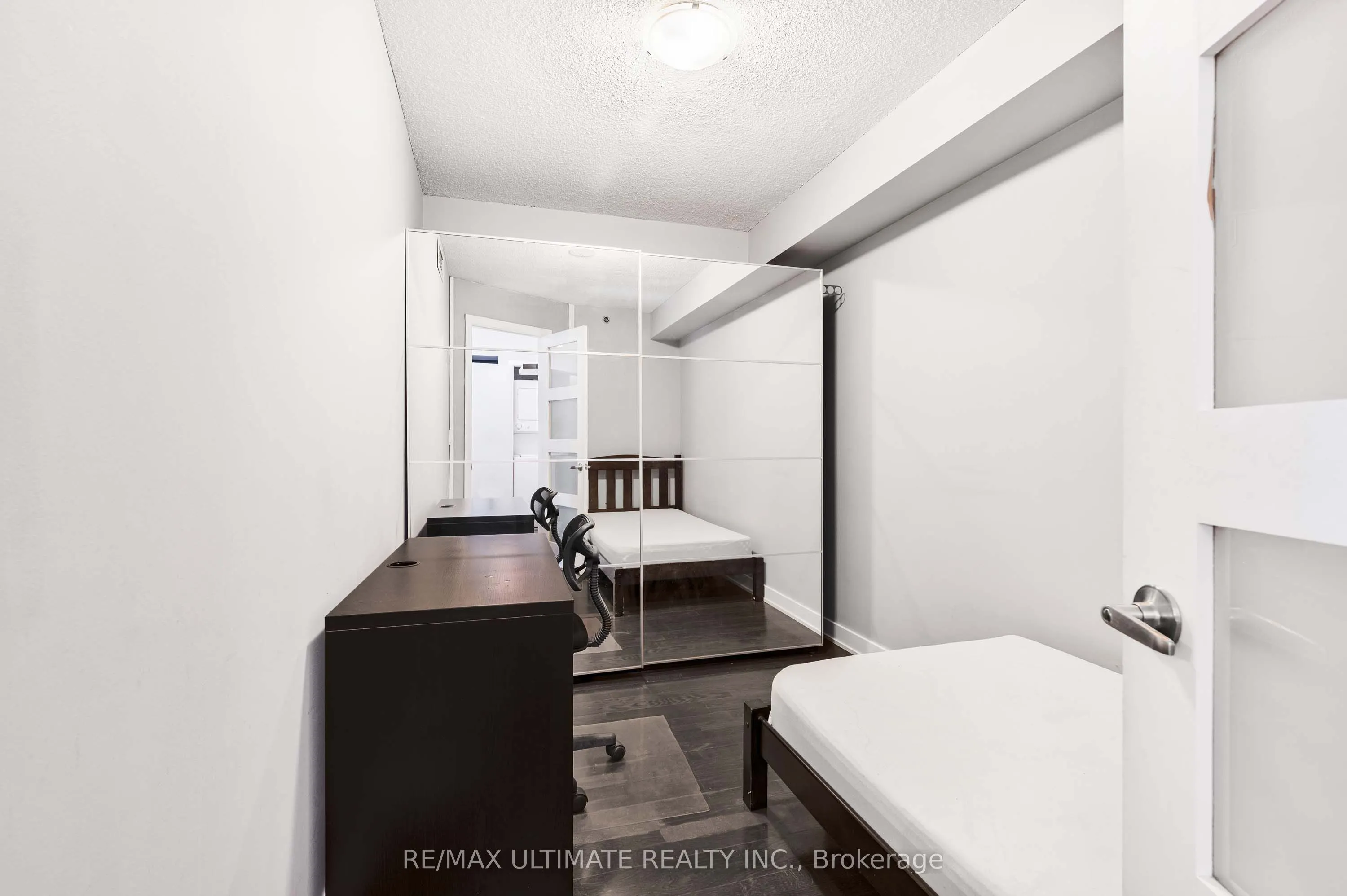 21 Nelson Street, #615