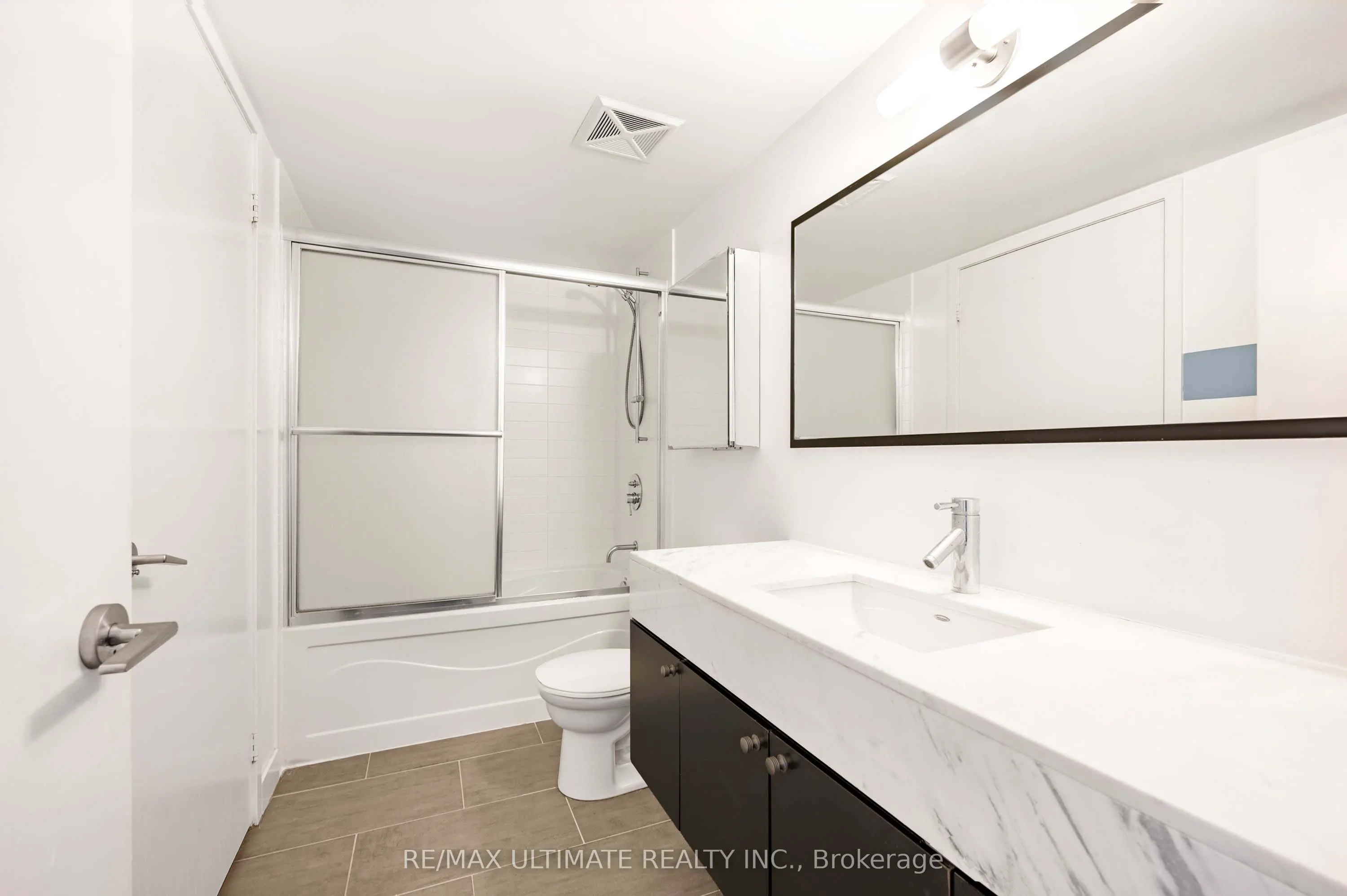 21 Nelson Street, #615