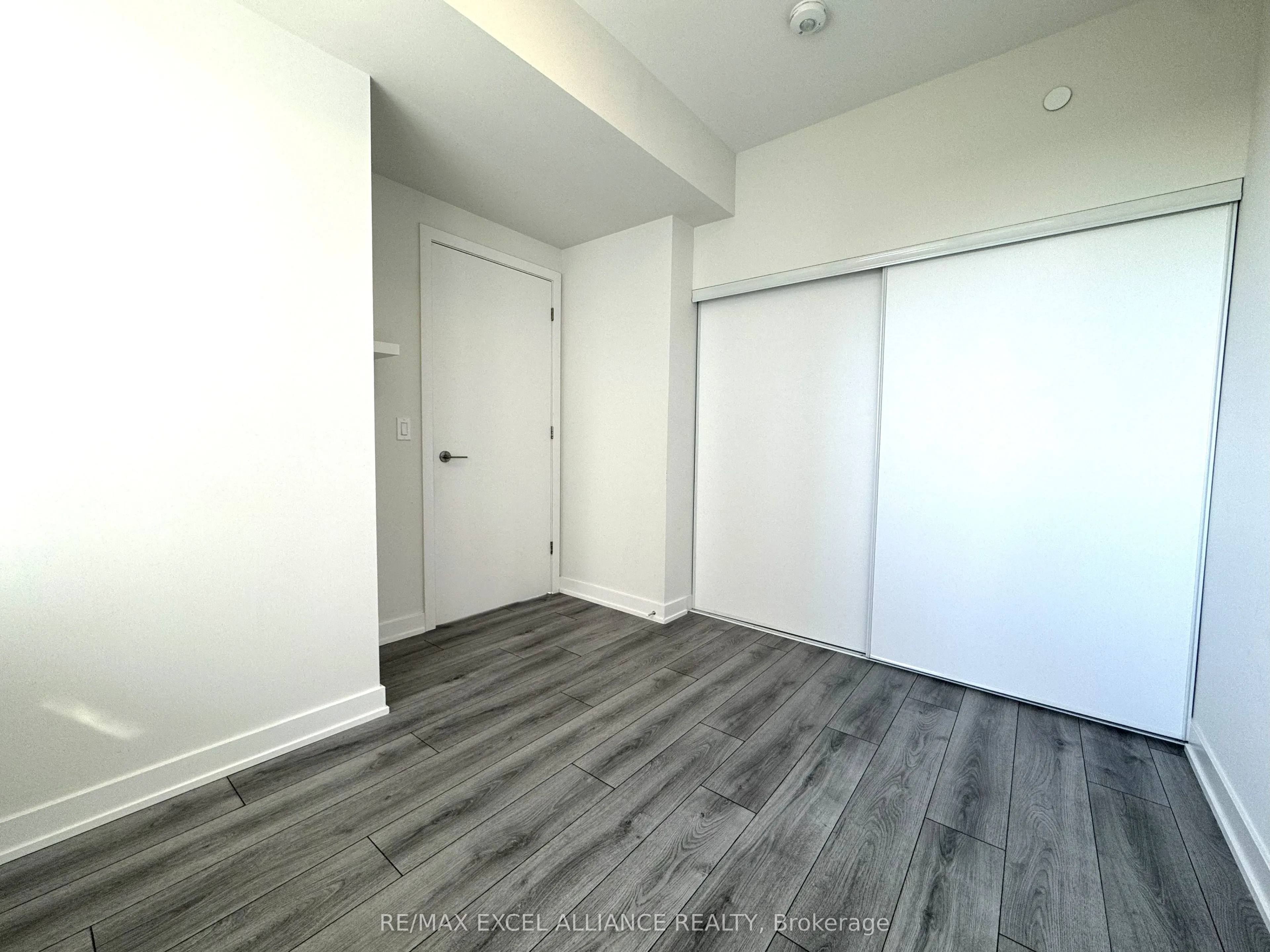 15 Ellerslie Avenue, #1203