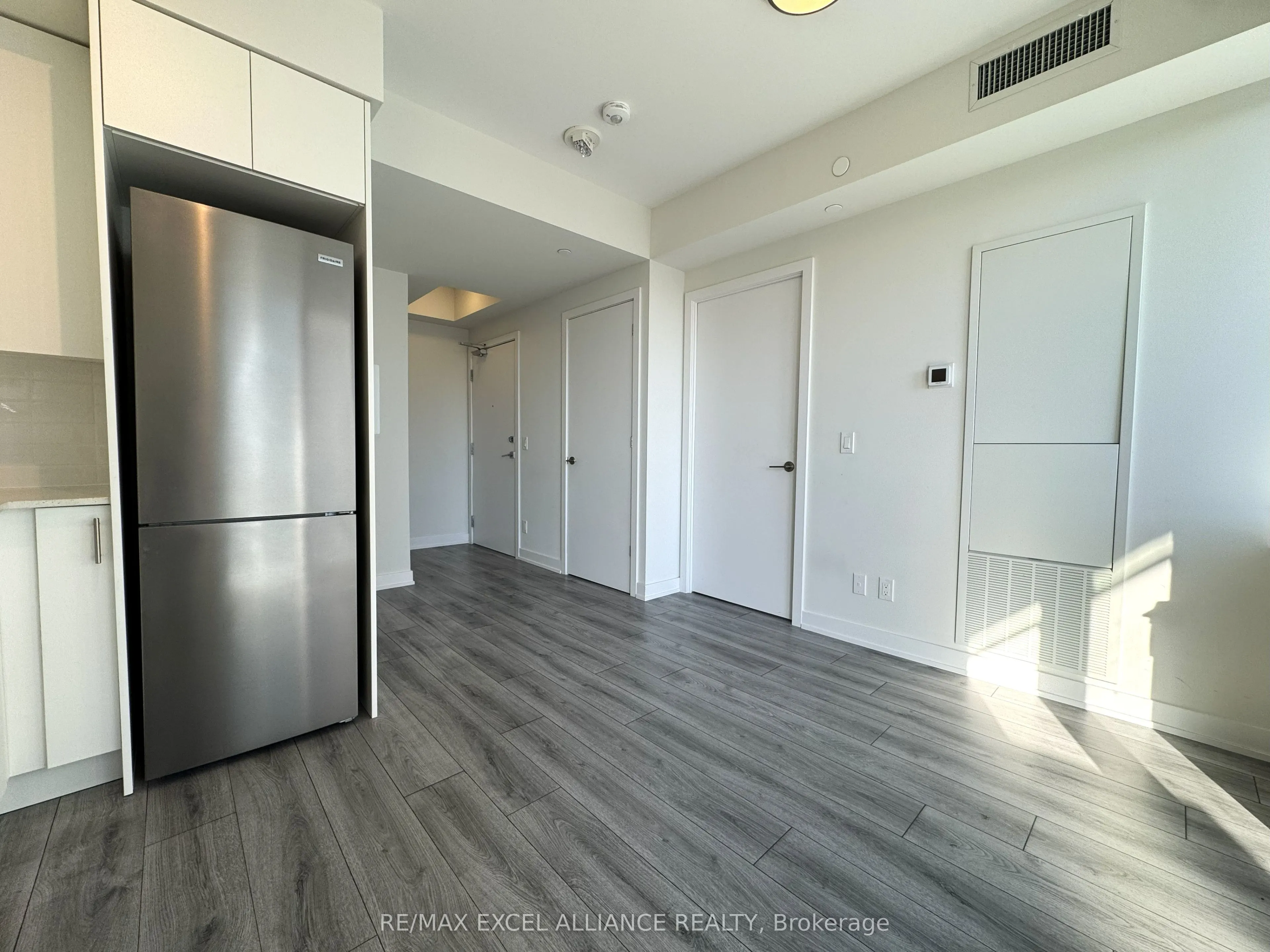 15 Ellerslie Avenue, #1203
