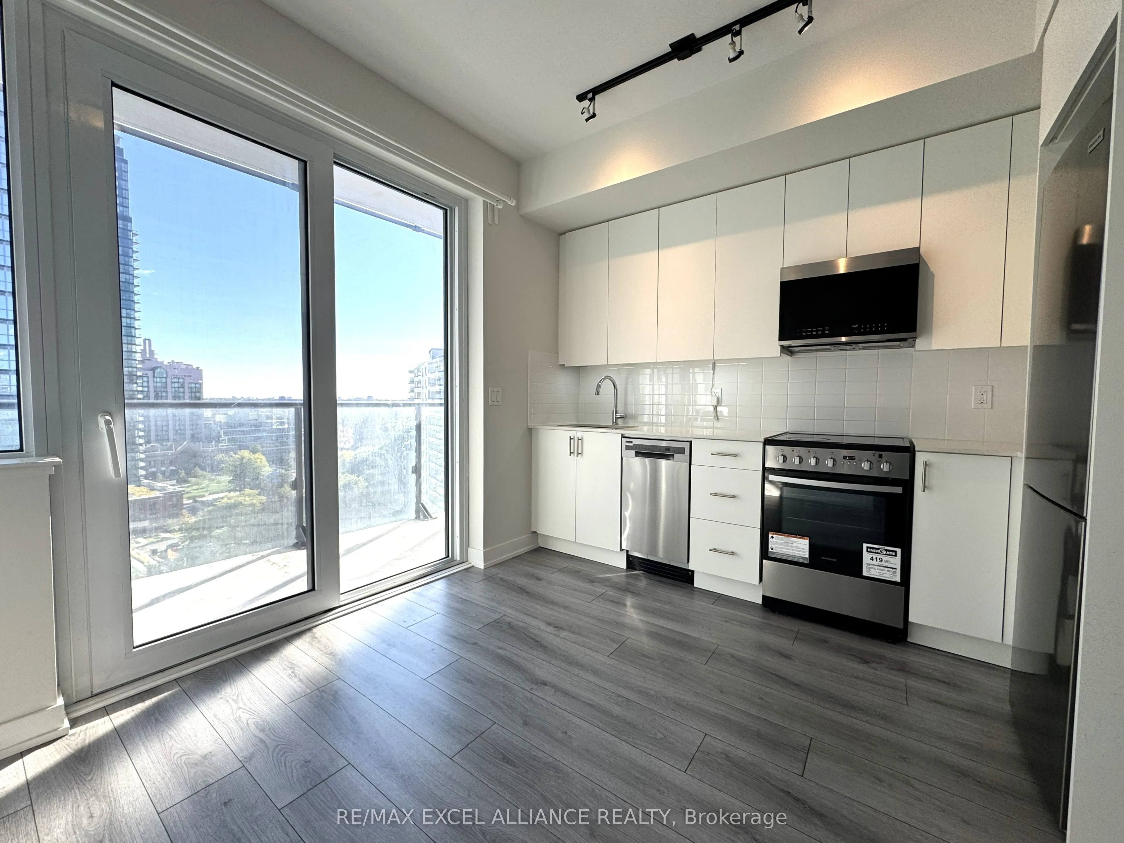 15 Ellerslie Avenue, #1203