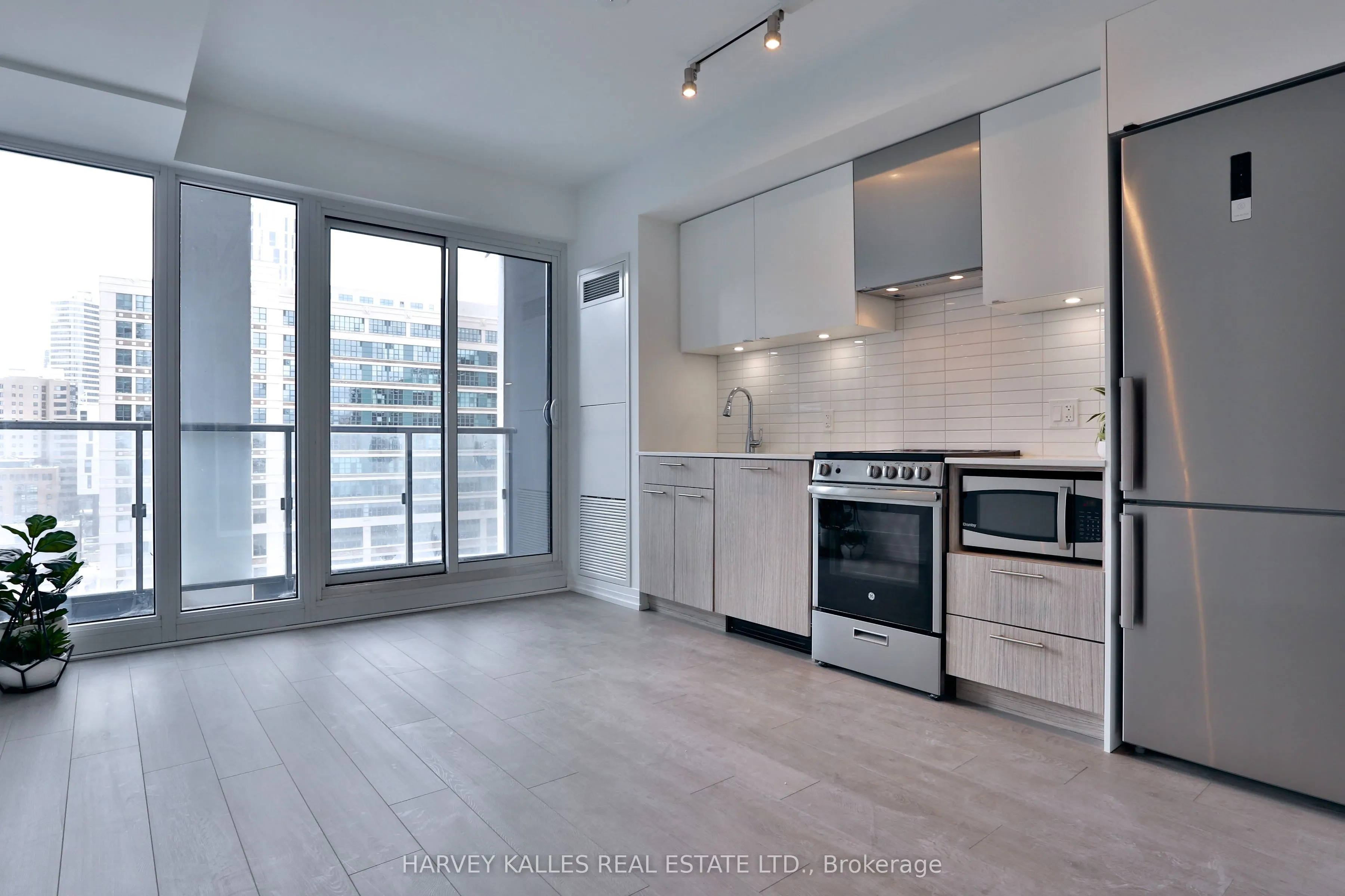 251 Jarvis Street, #831
