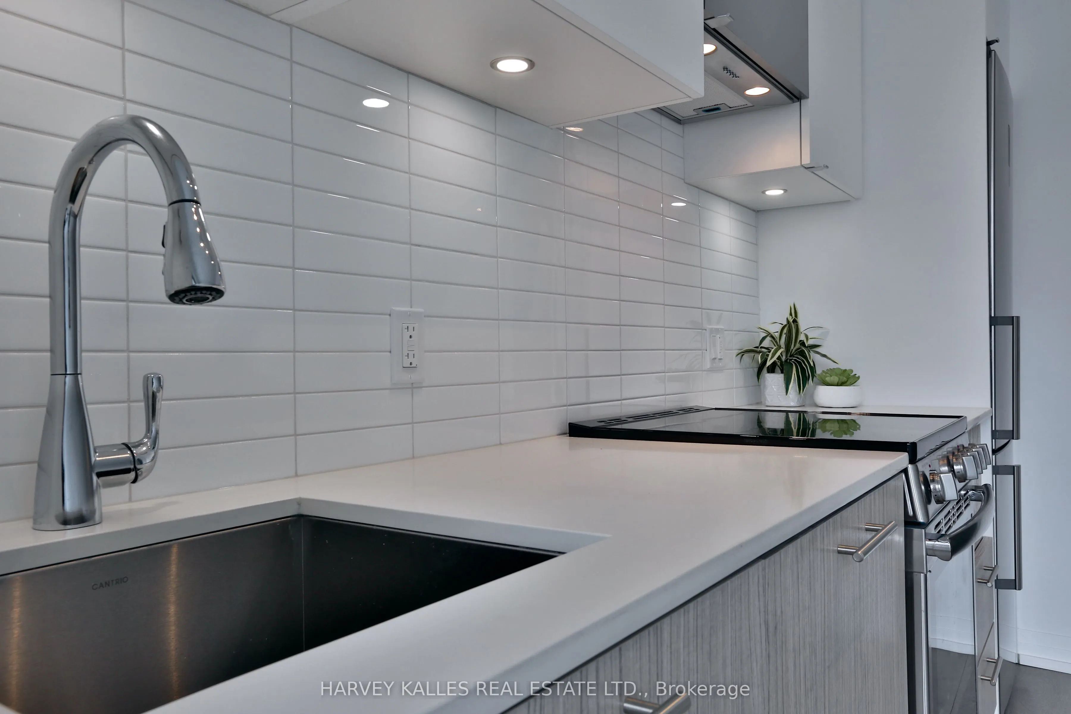 251 Jarvis Street, #831