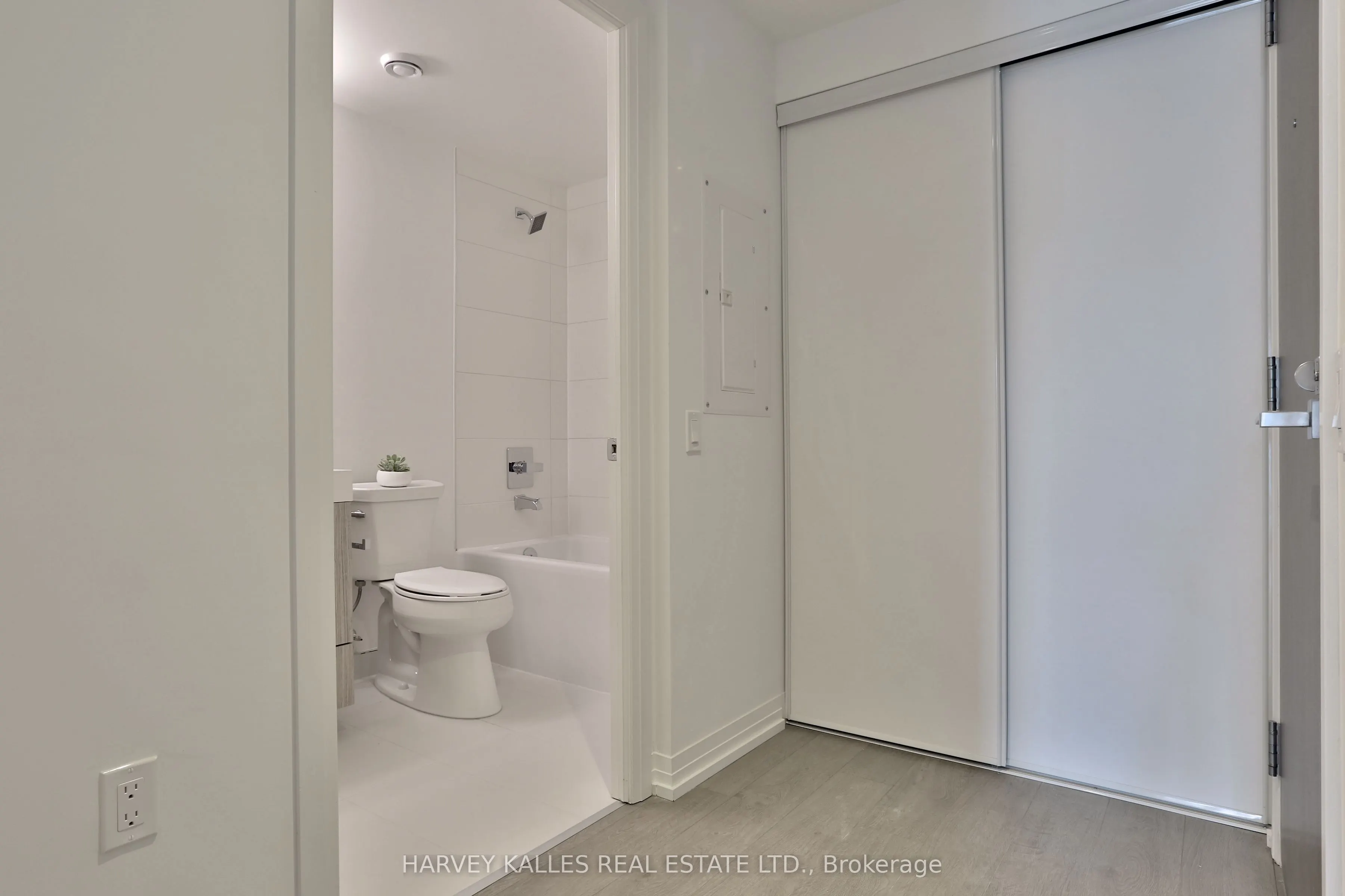 251 Jarvis Street, #831