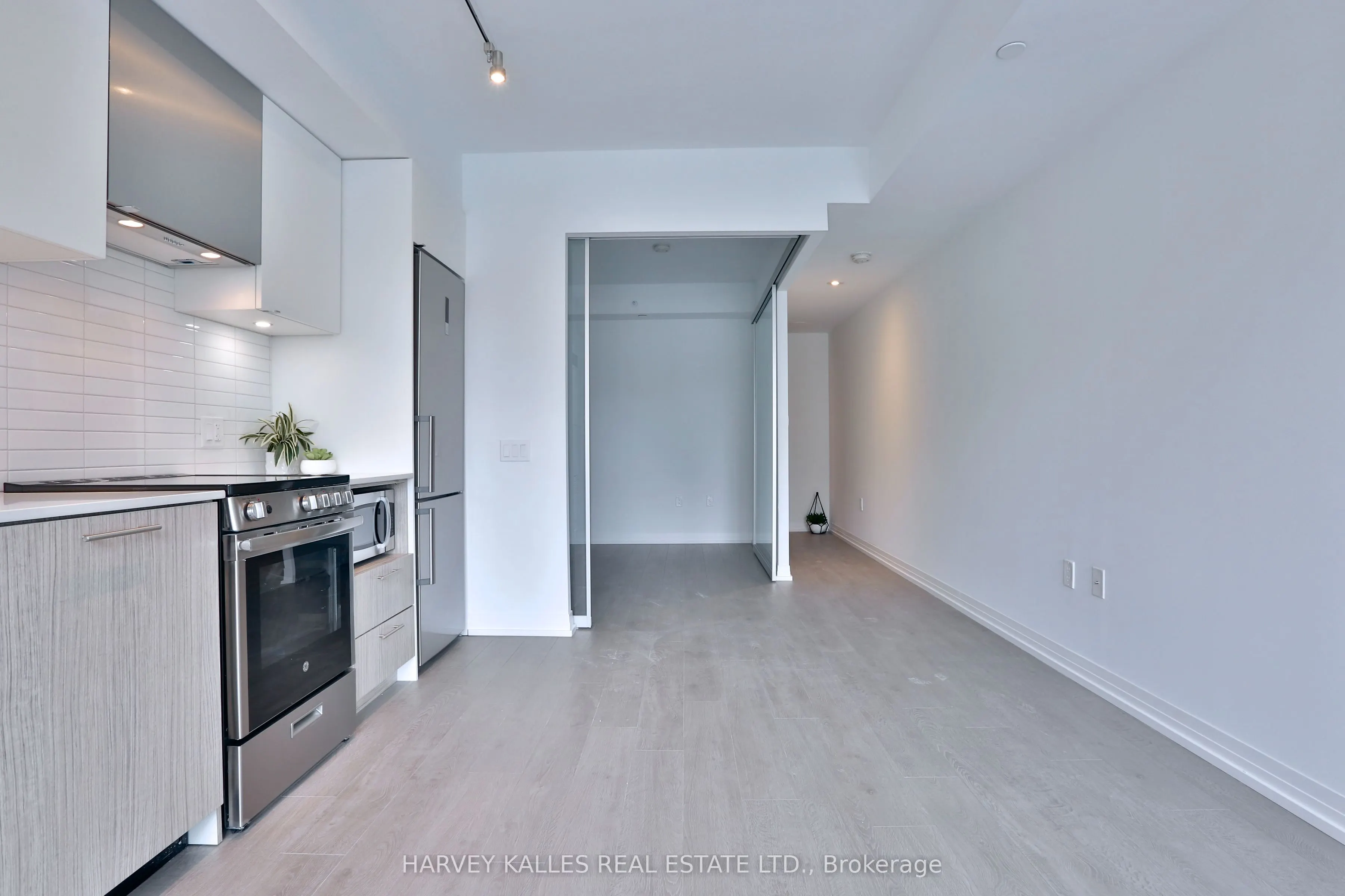 251 Jarvis Street, #831