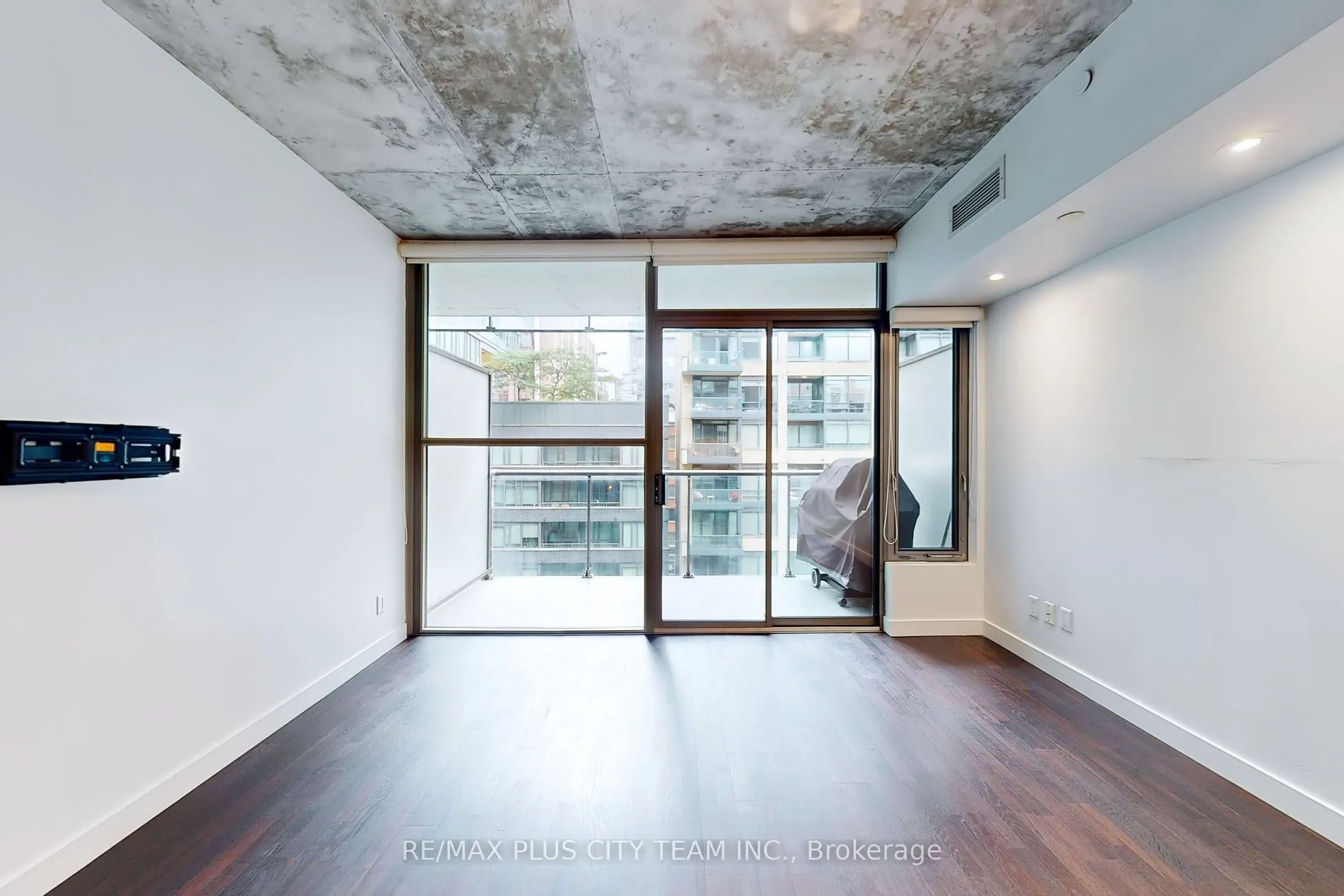25 Oxley Street