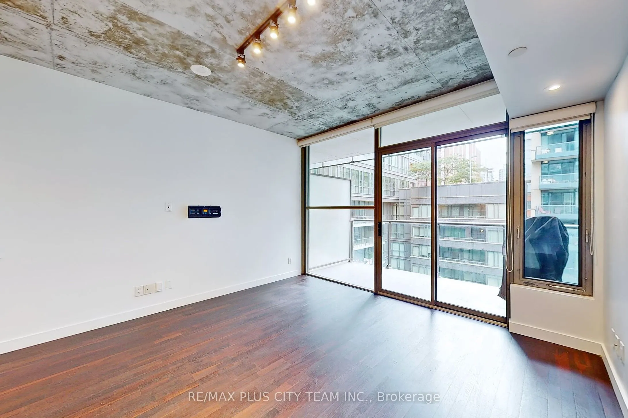 25 Oxley Street