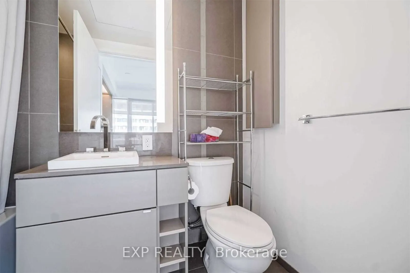 101 Peter Street W, #2202