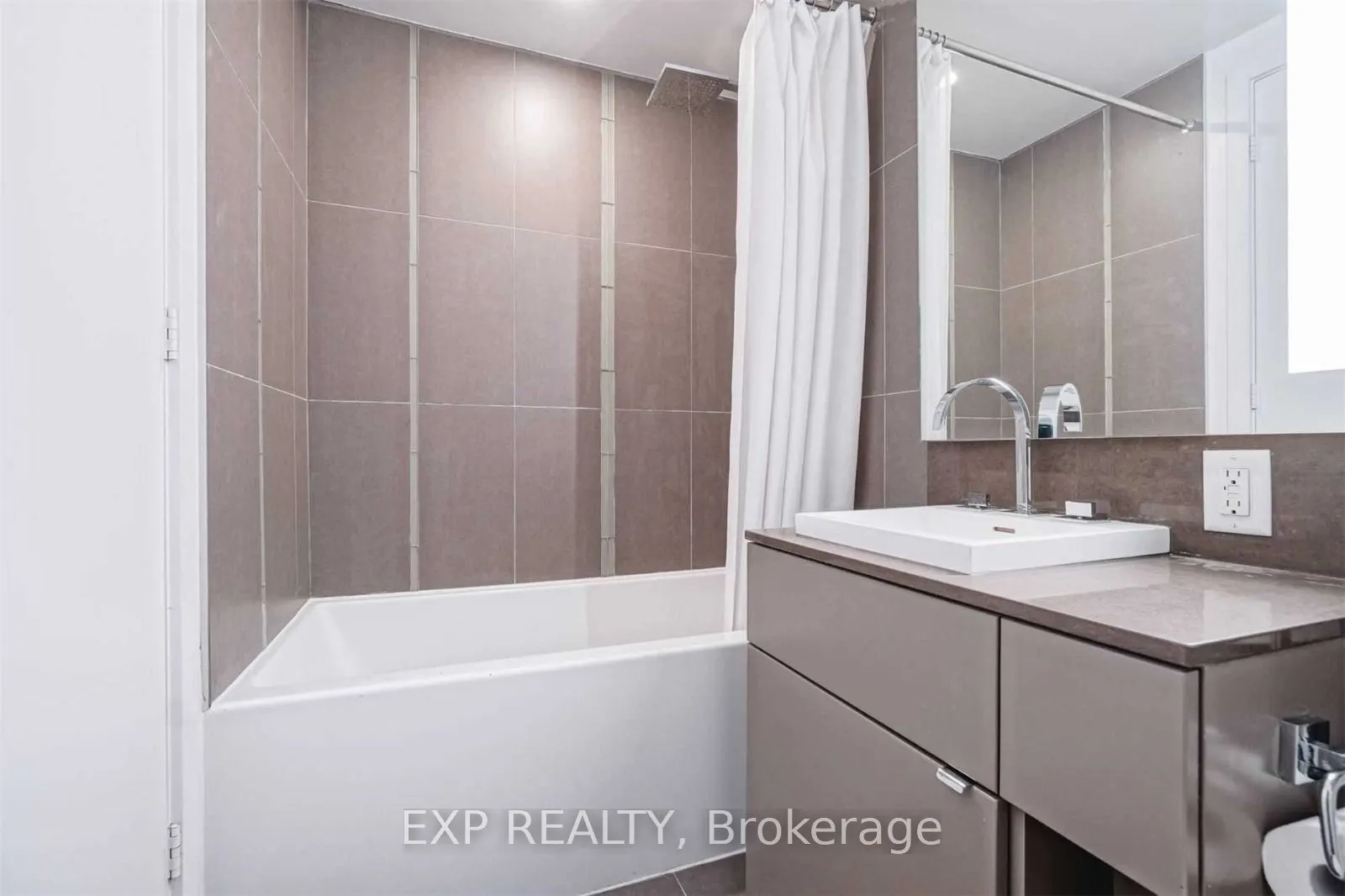 101 Peter Street W, #2202