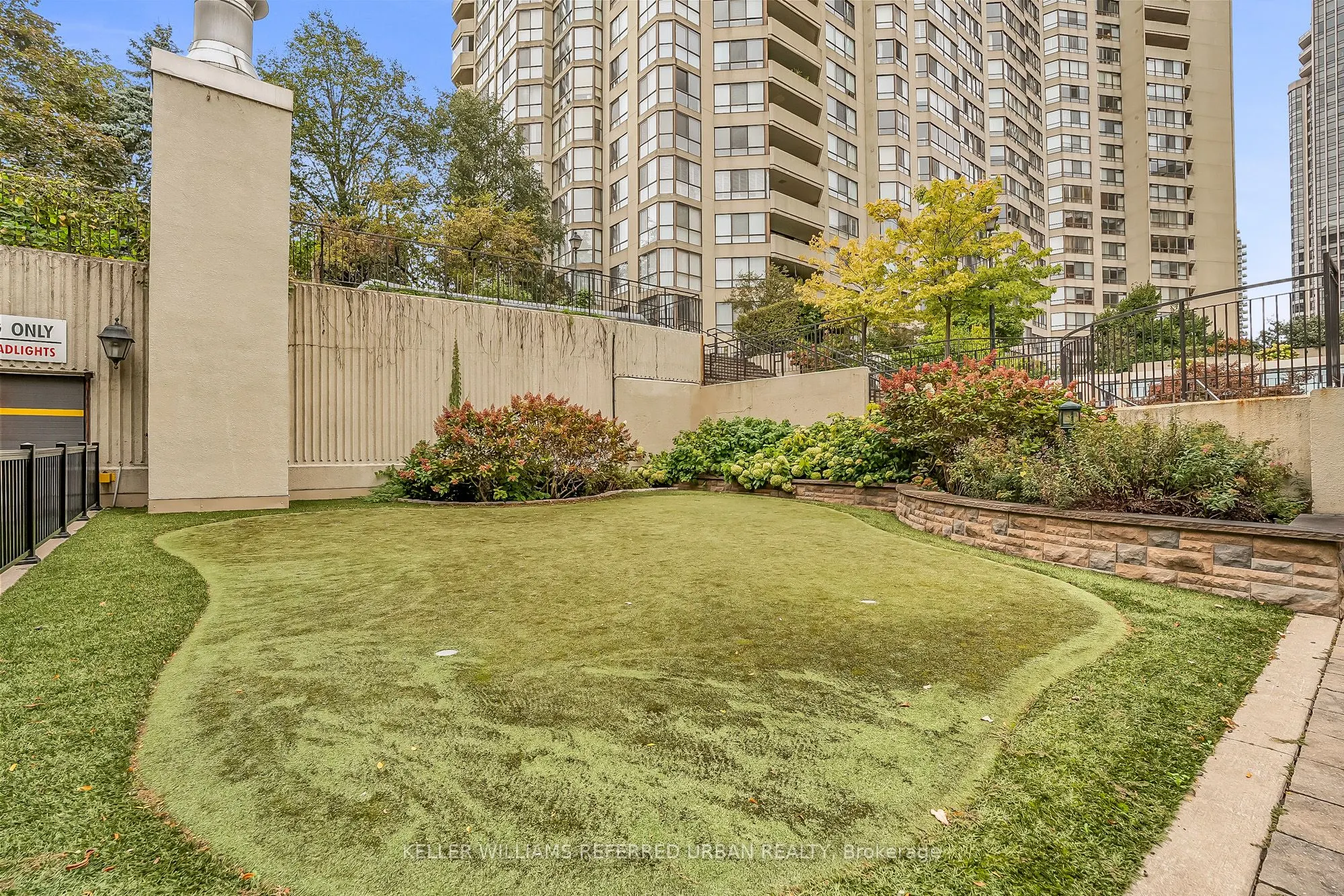 5444 Yonge Street, #1003