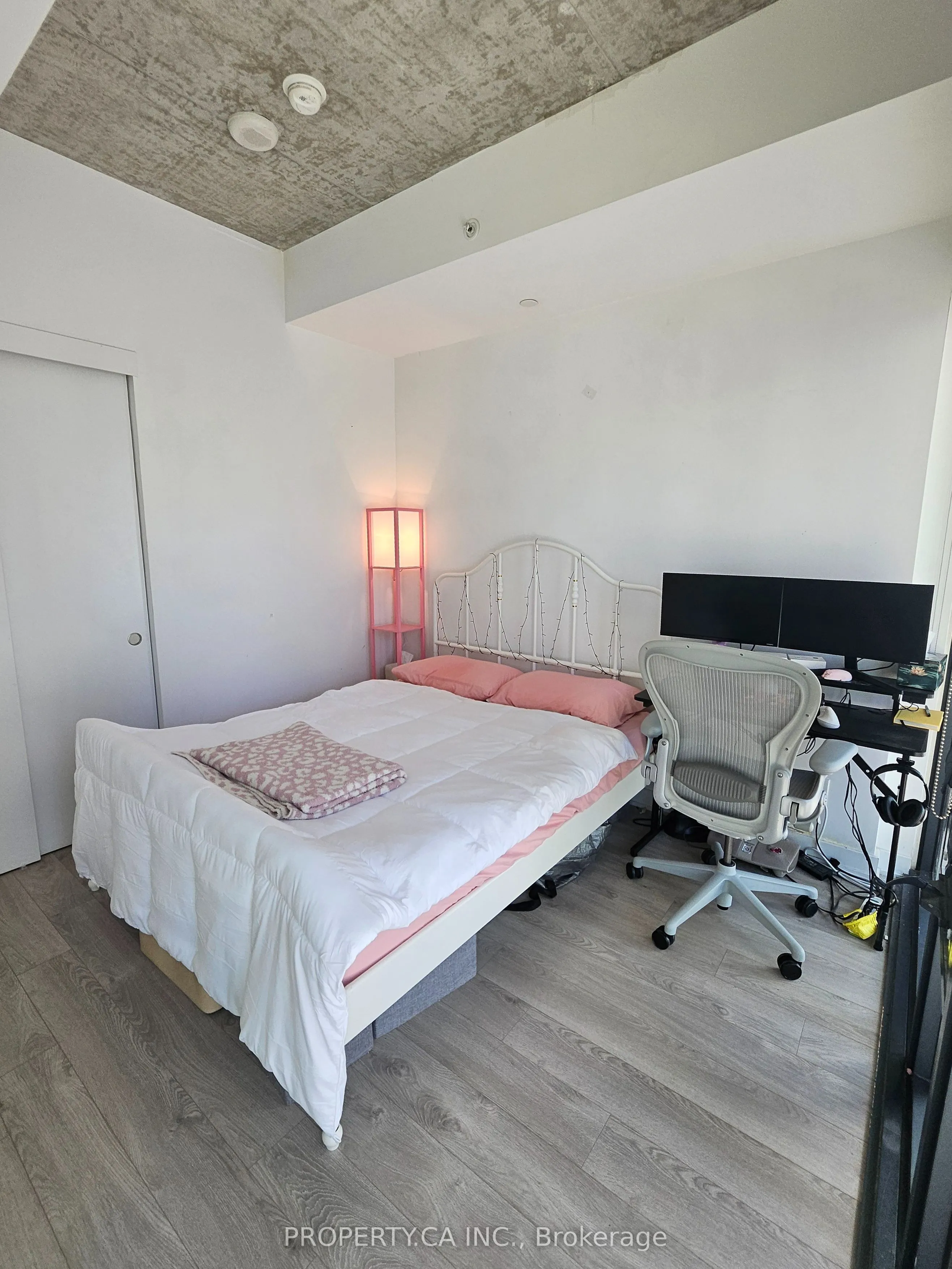185 Roehampton Avenue, #803
