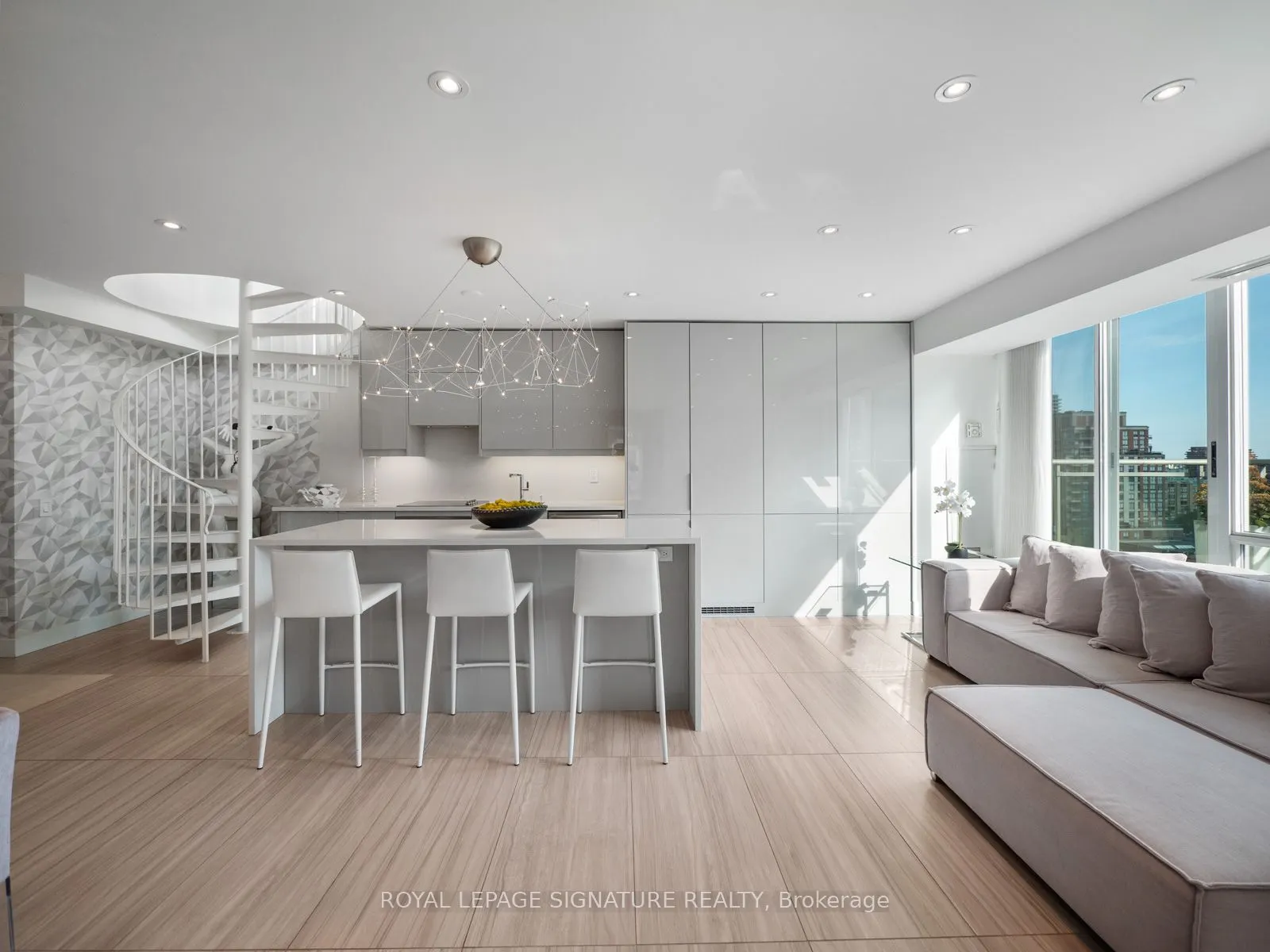 77 Lombard Street, #Ph03