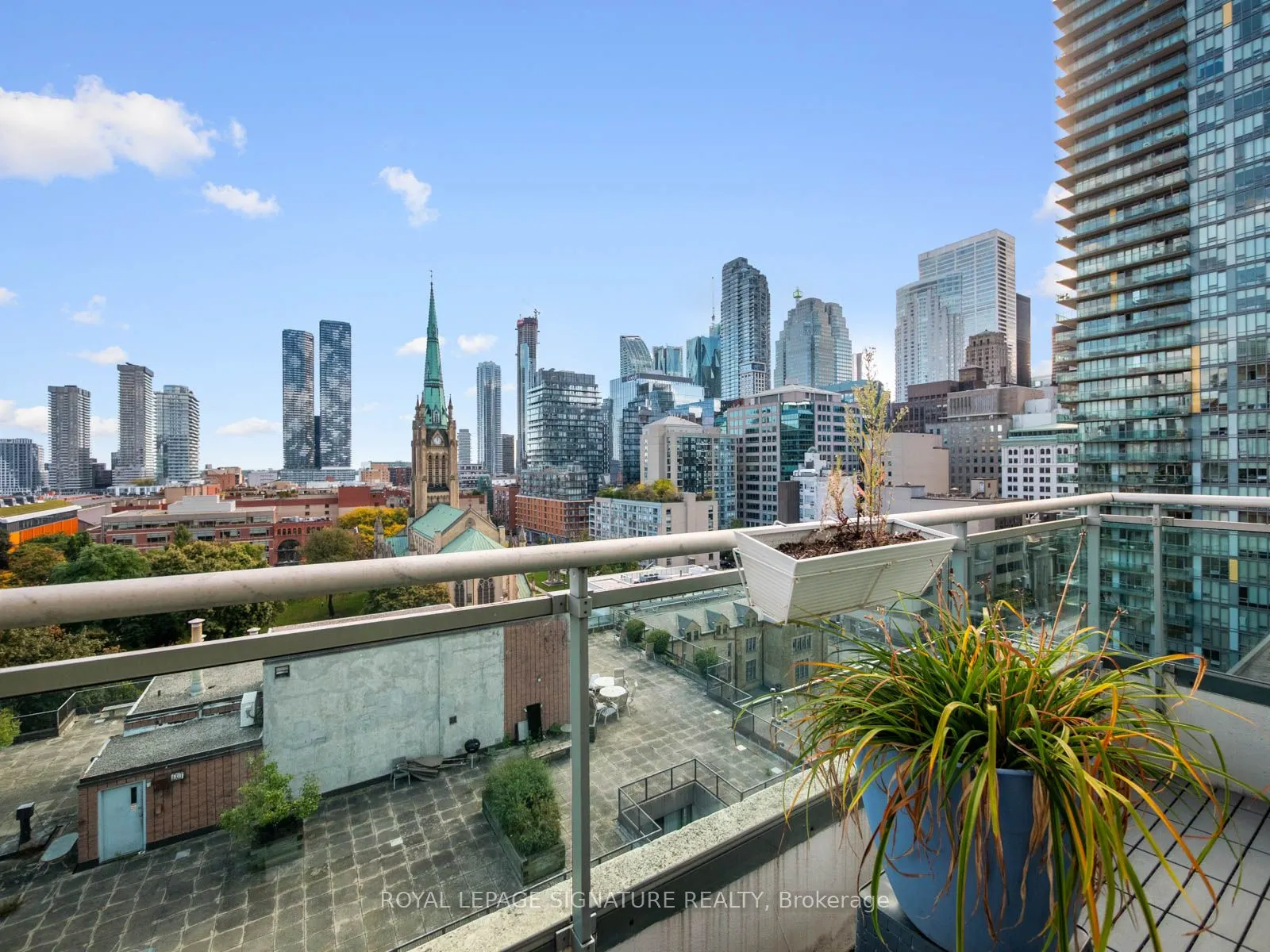77 Lombard Street, #Ph03