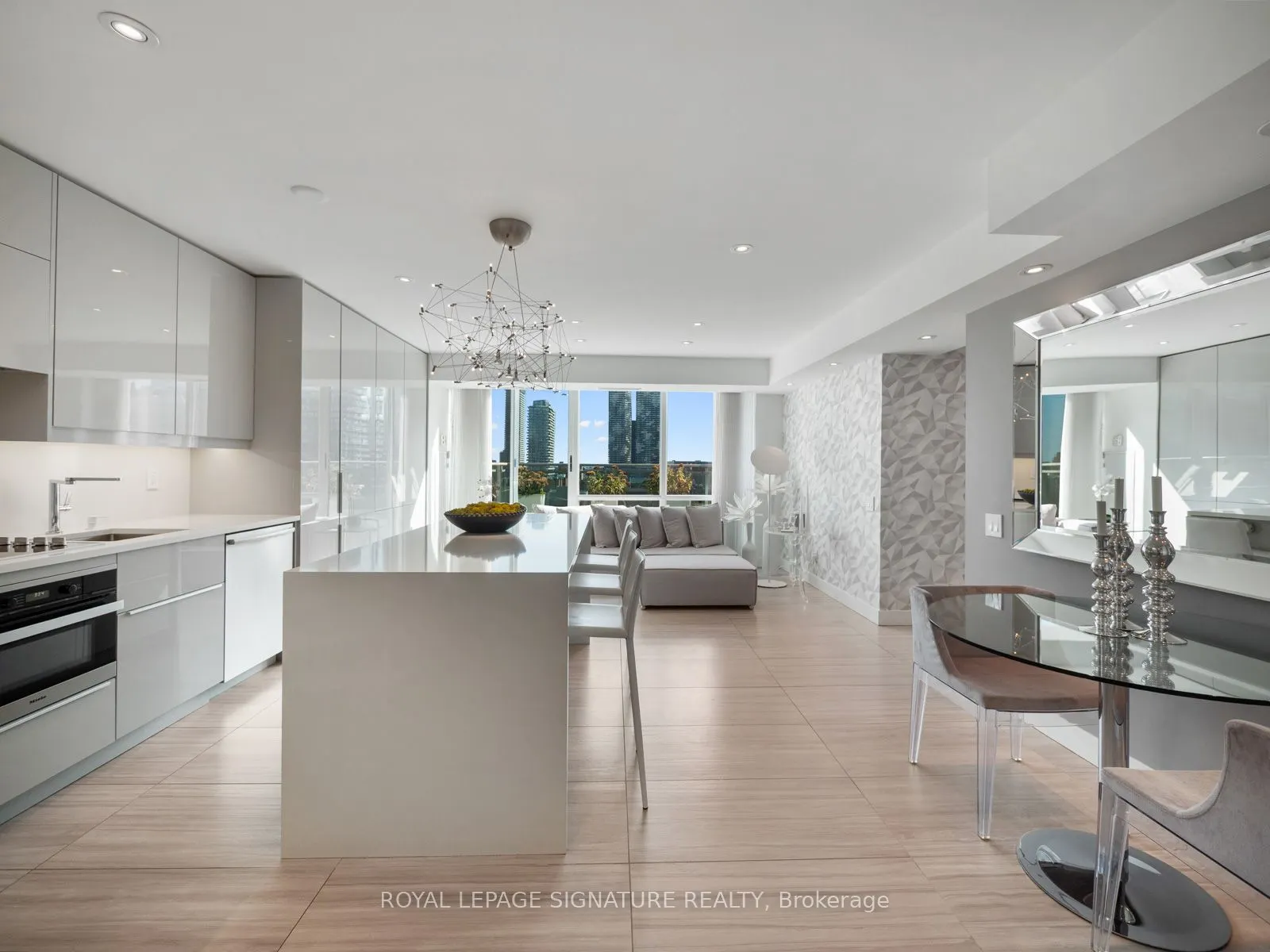 77 Lombard Street, #Ph03