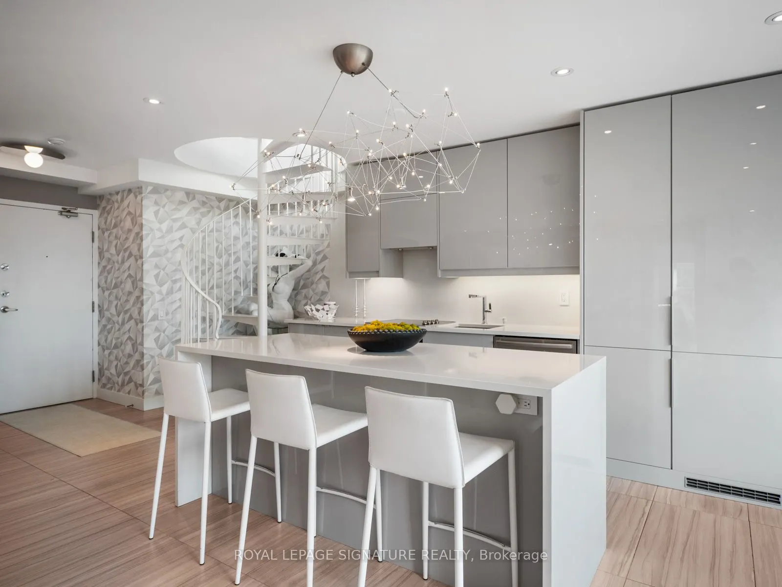 77 Lombard Street, #Ph03
