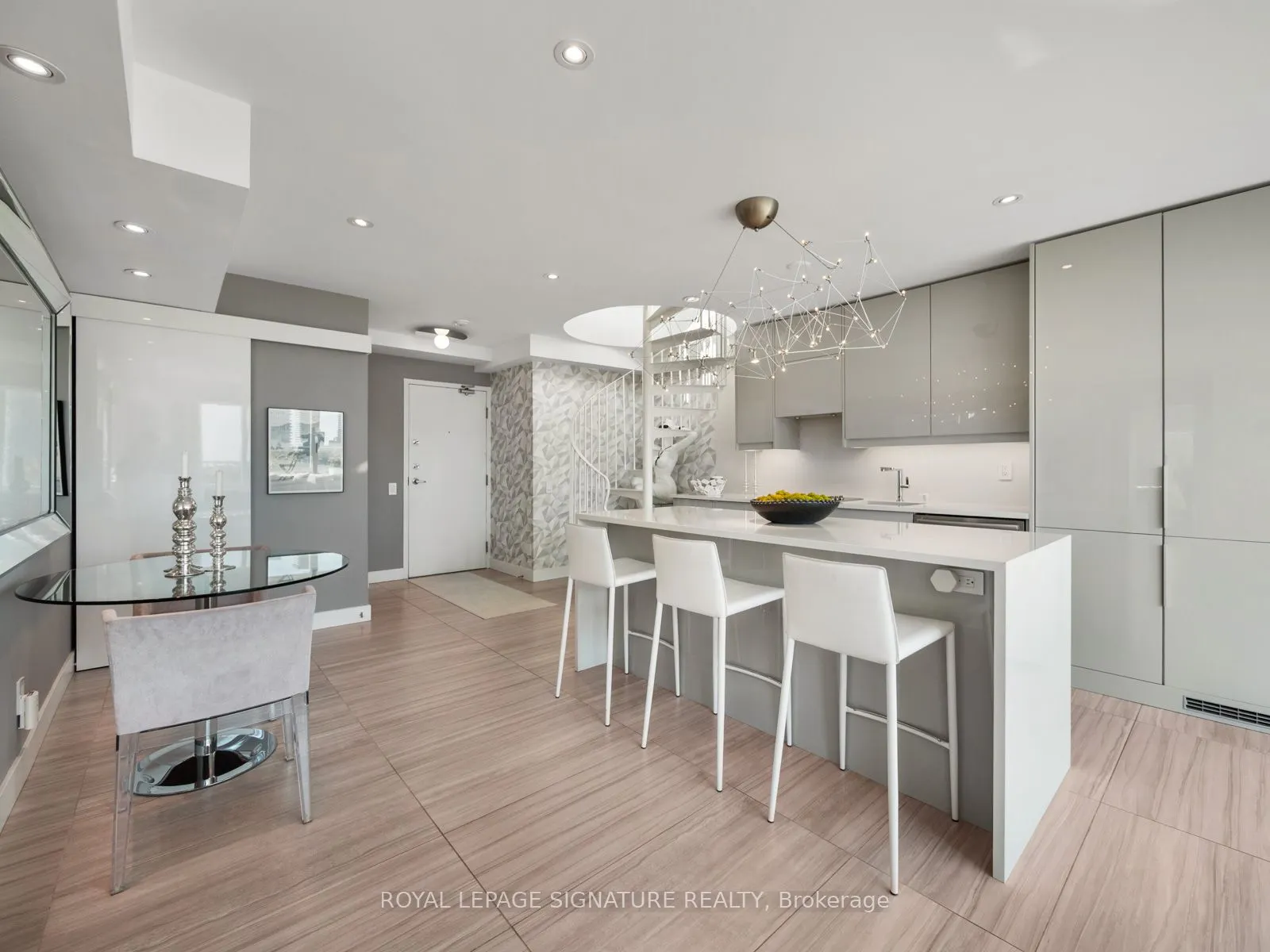 77 Lombard Street, #Ph03