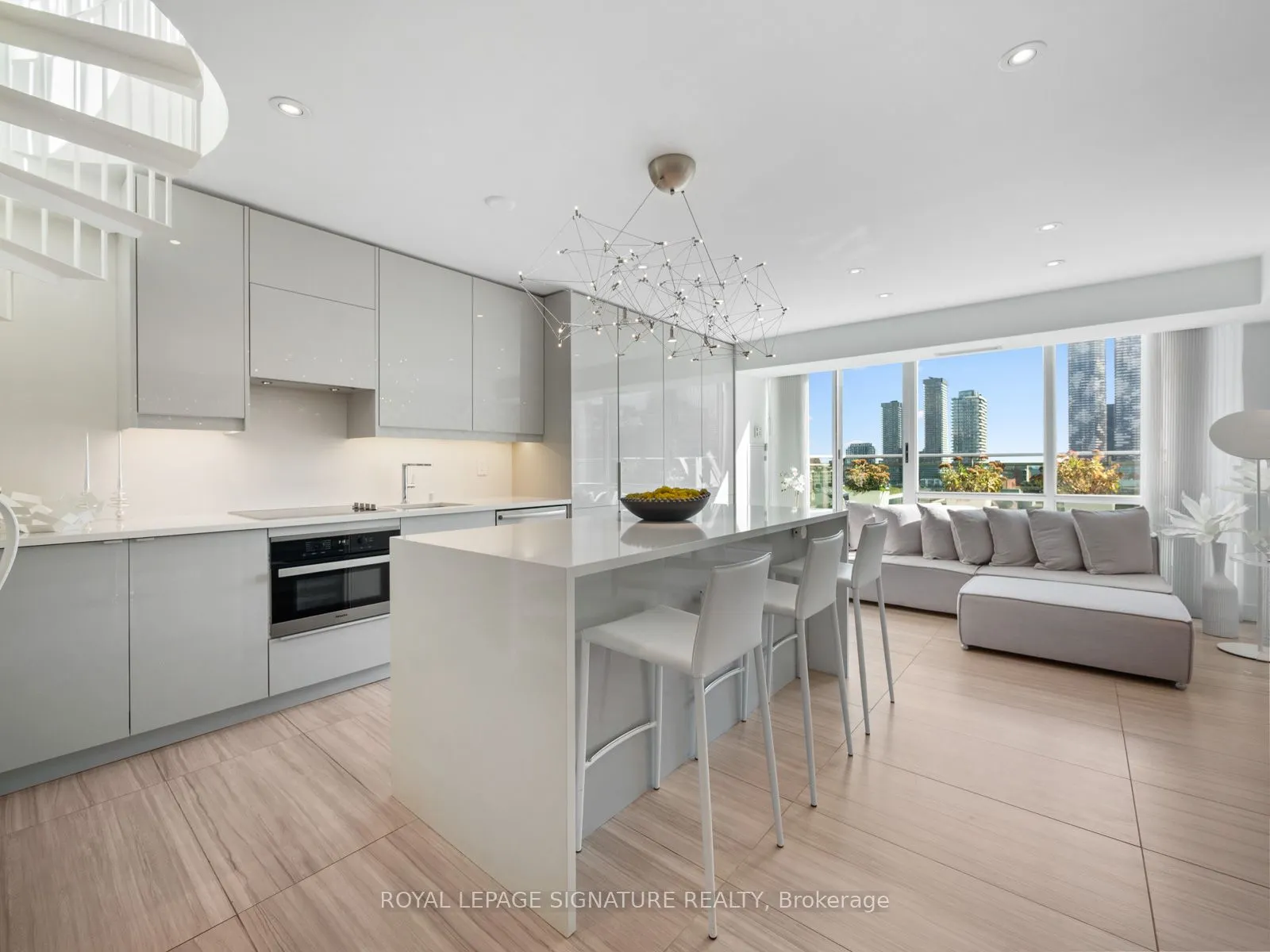 77 Lombard Street, #Ph03