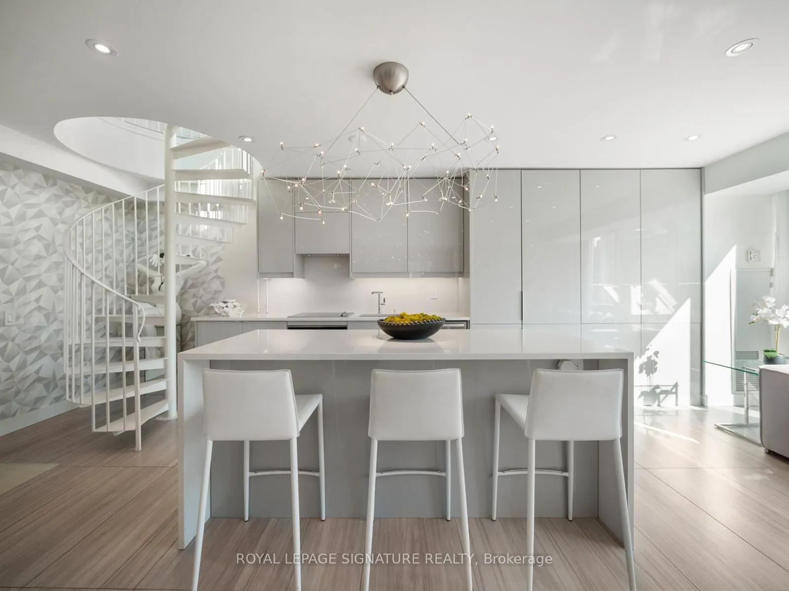 77 Lombard Street, #Ph03
