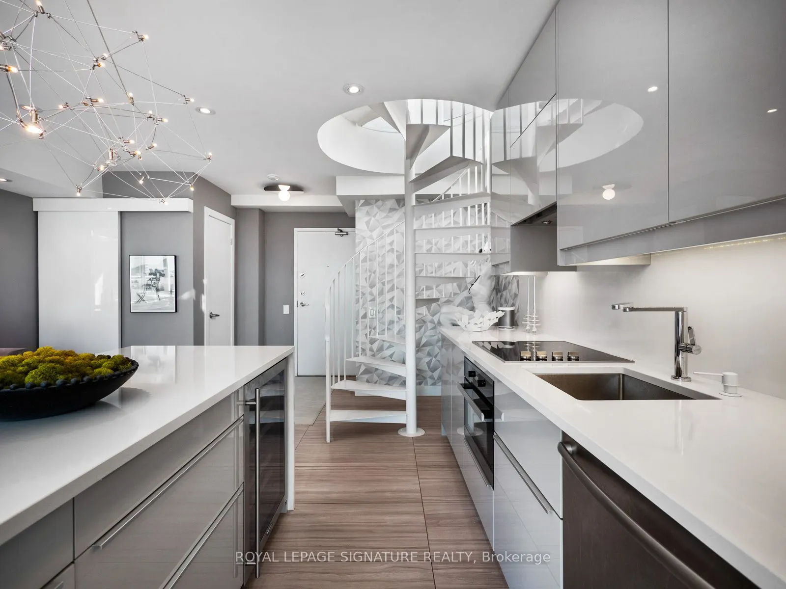 77 Lombard Street, #Ph03