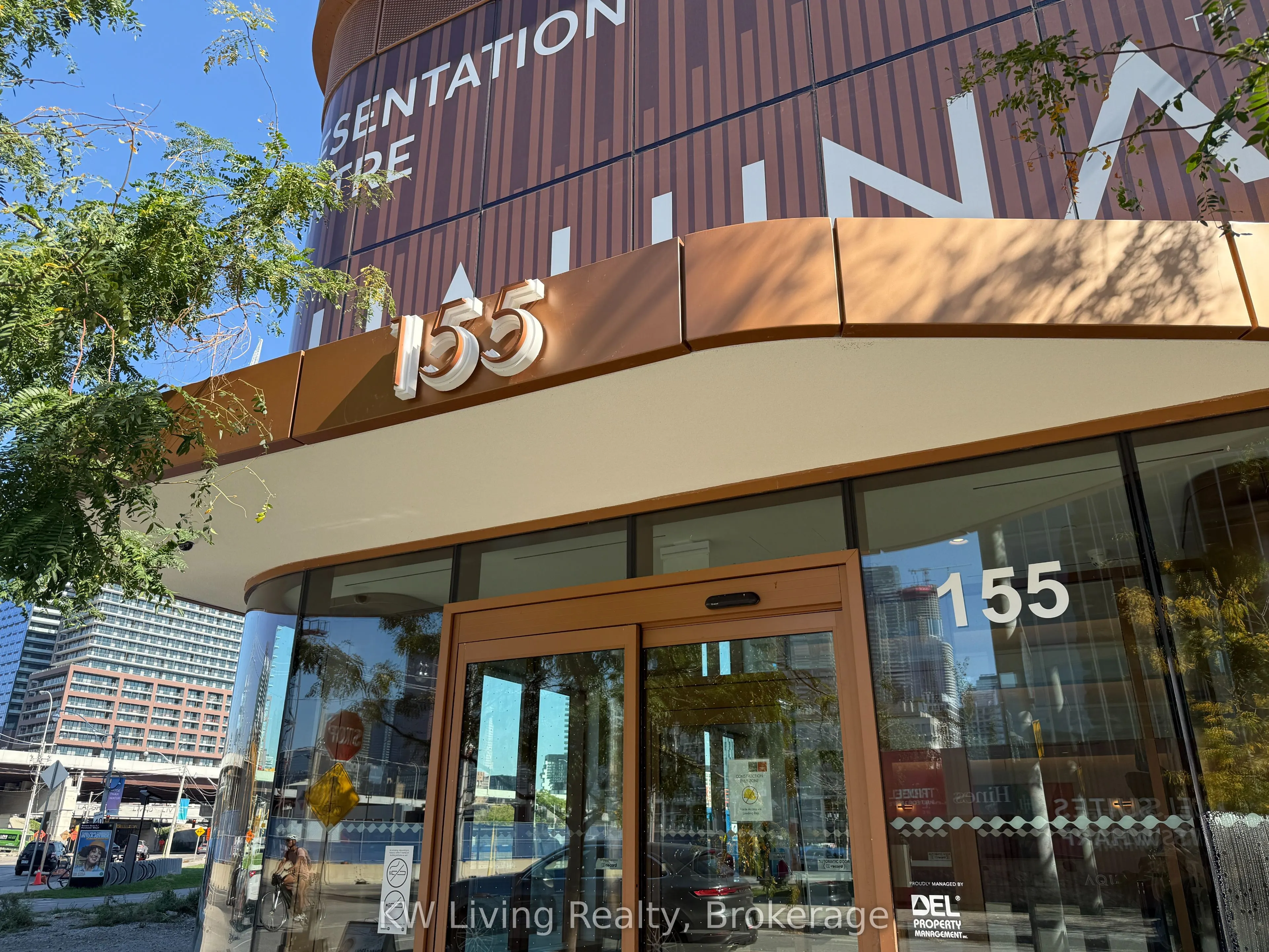 155 Merchants' Wharf, #604