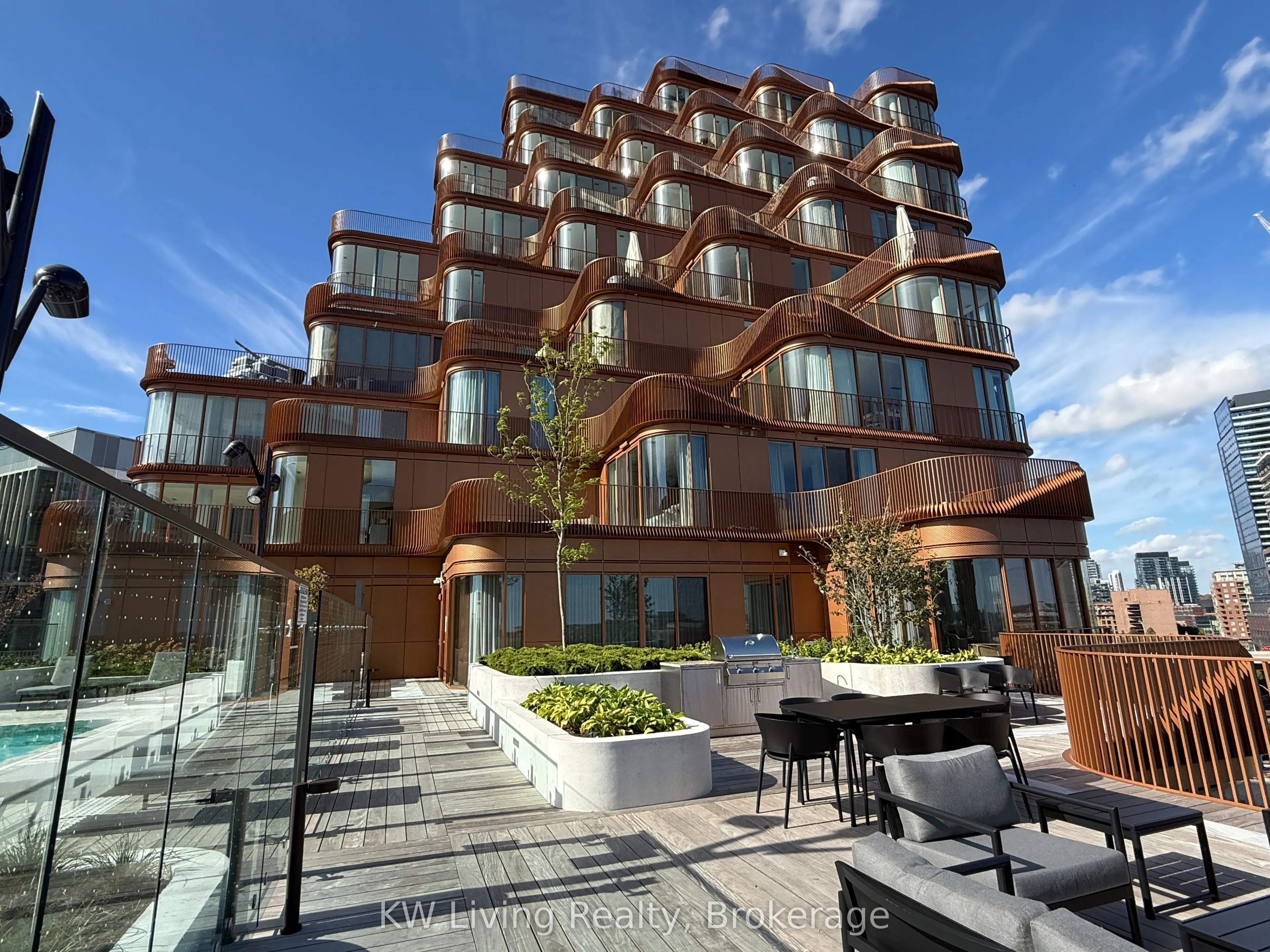 155 Merchants' Wharf, #604